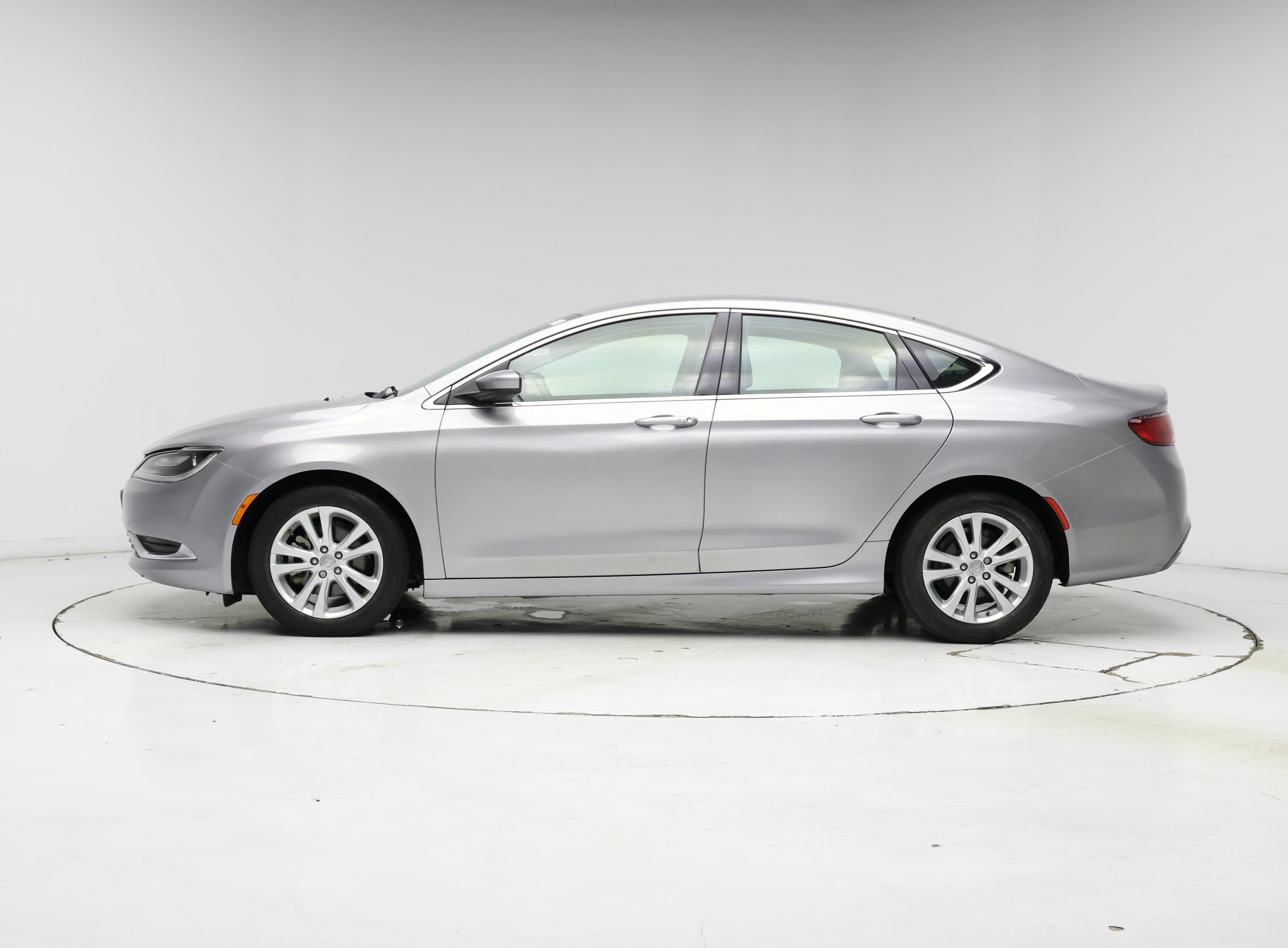 Thumbnail: 2015 Chrysler 200 - 3