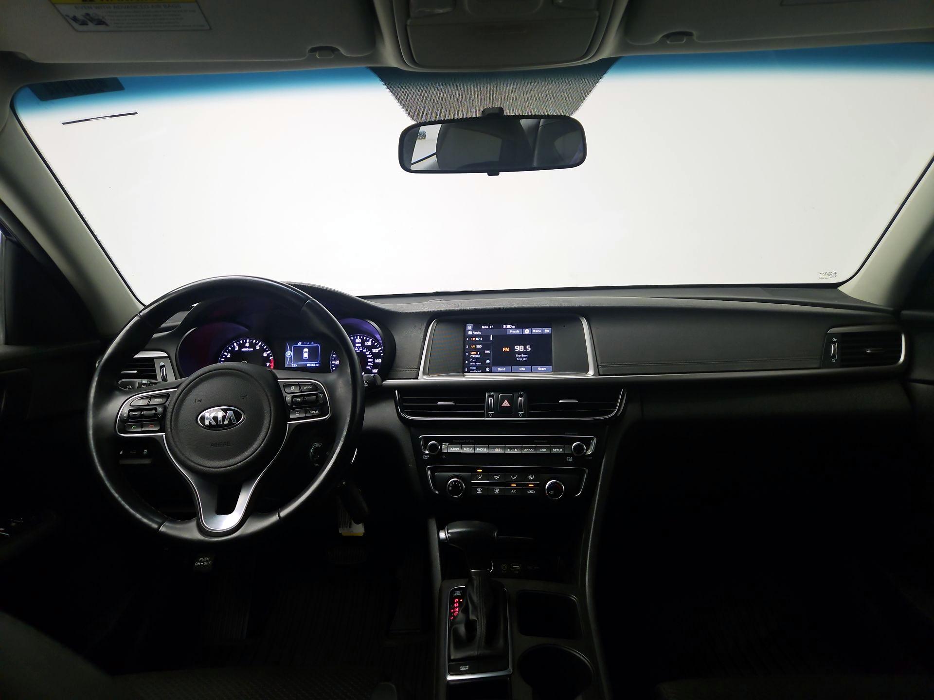 Thumbnail: 2018 Kia Optima - 9