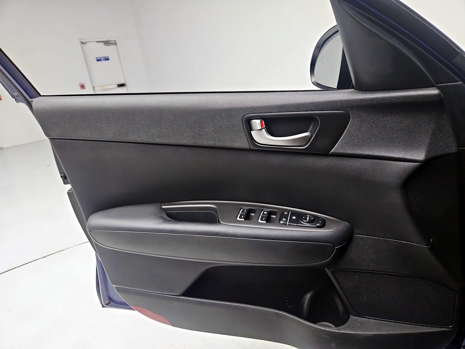 Thumbnail: 2018 Kia Optima - 12