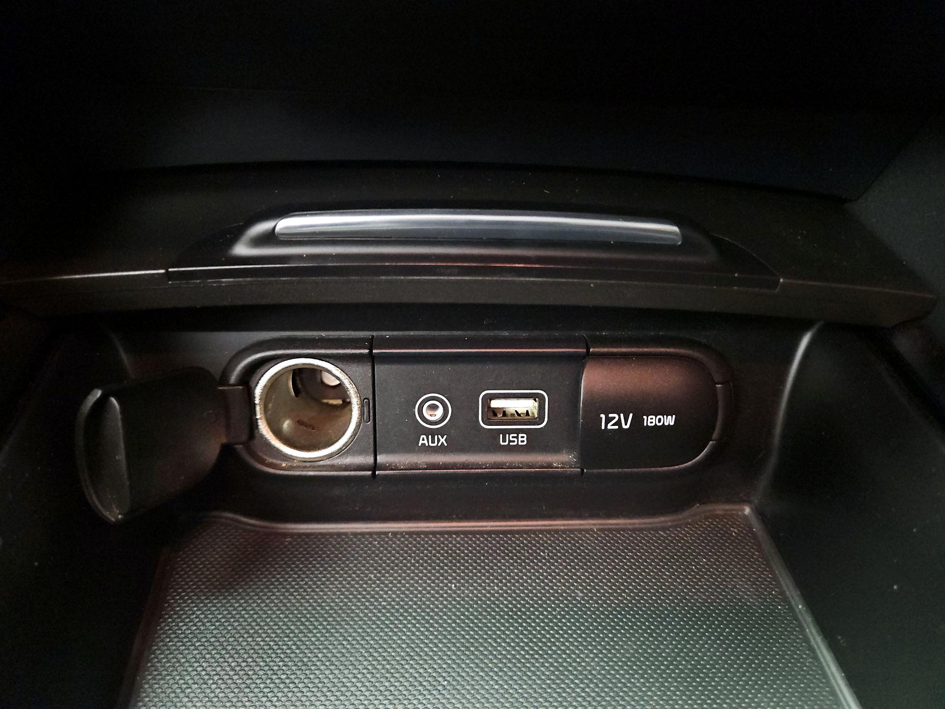 Thumbnail: 2018 Kia Optima - 18