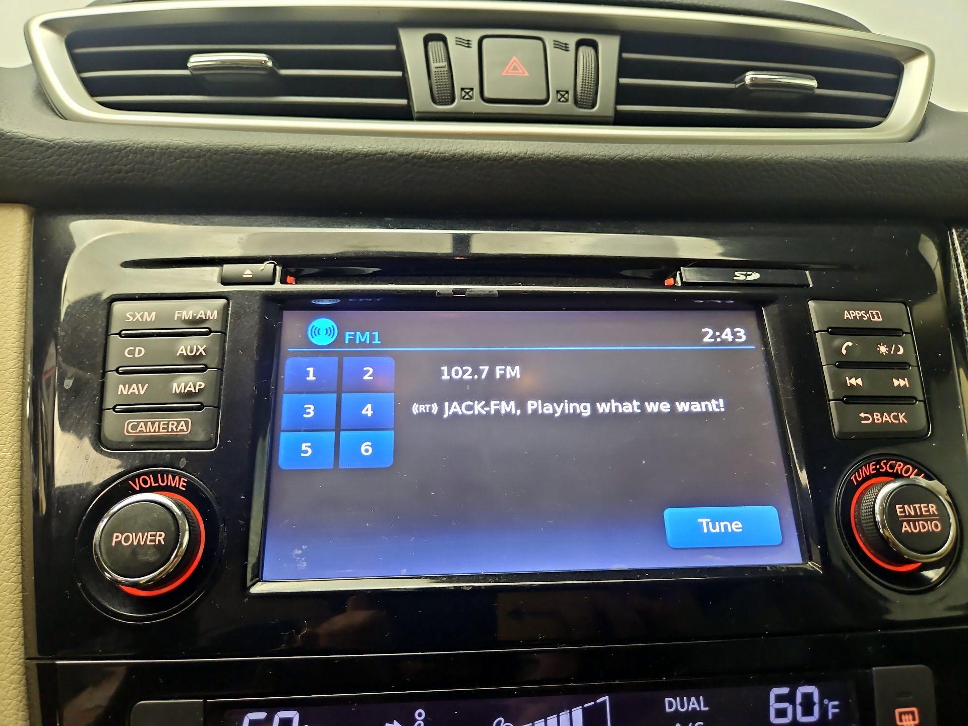 Thumbnail: 2016 Nissan Rogue - 15