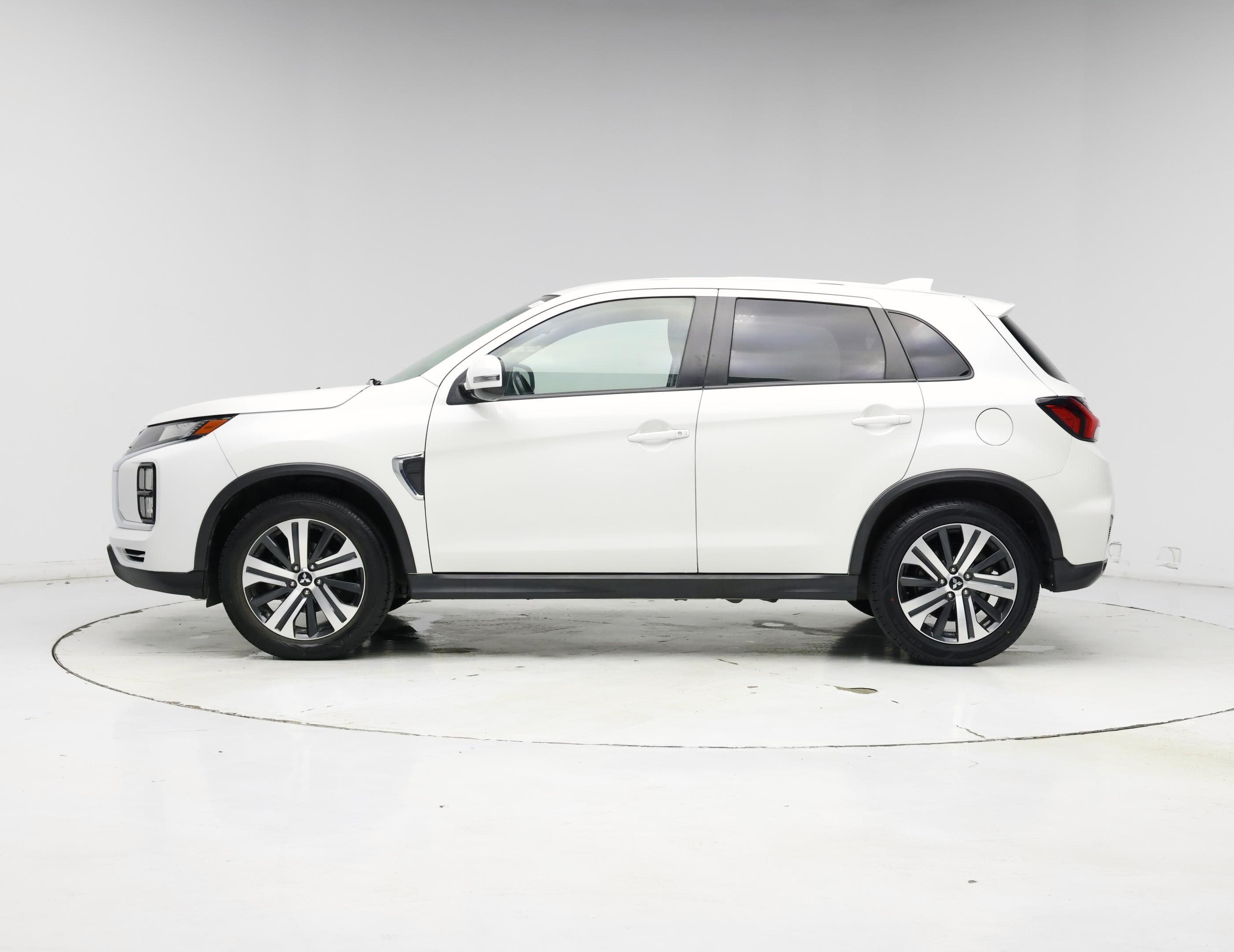 Thumbnail: 2020 Mitsubishi Outlander Sport - 3