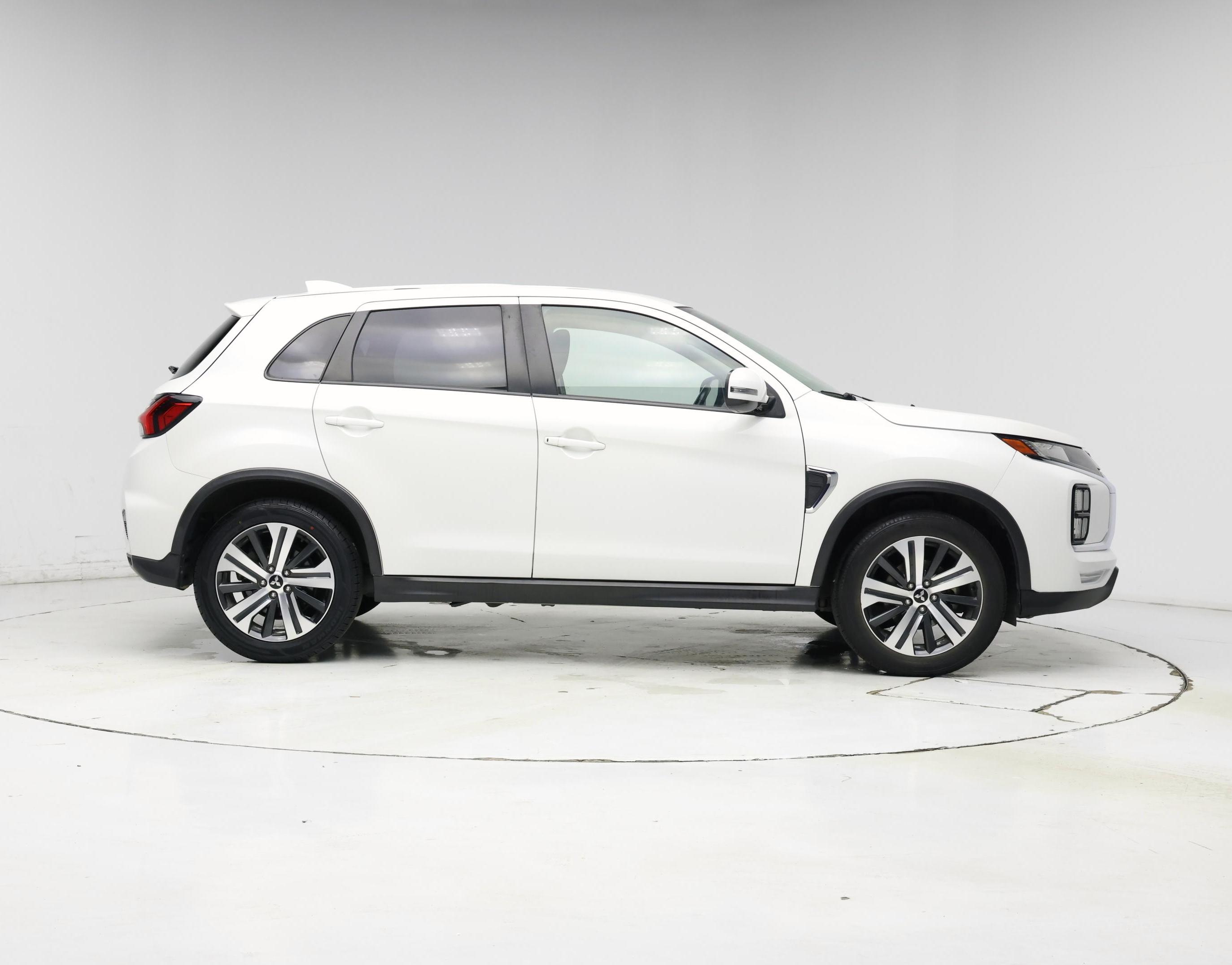 Thumbnail: 2020 Mitsubishi Outlander Sport - 7