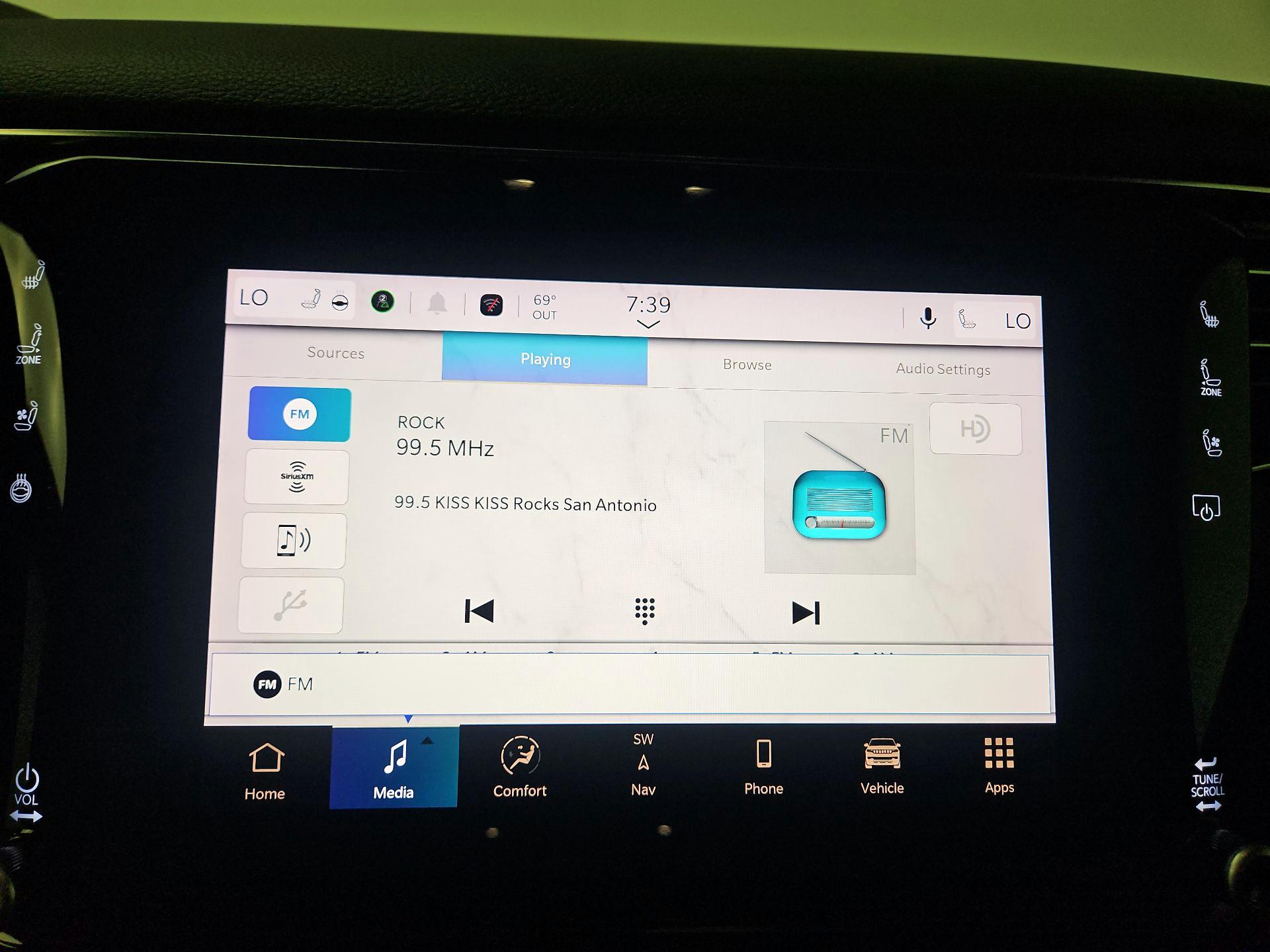 Thumbnail: 2023 Jeep Wagoneer - 16