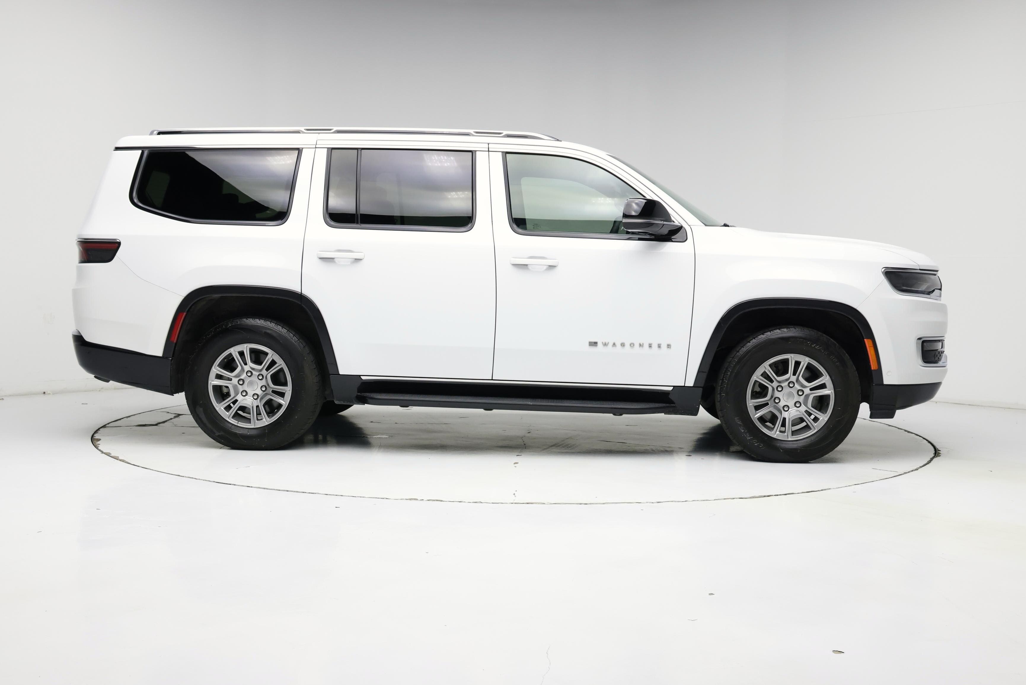 Thumbnail: 2023 Jeep Wagoneer - 7