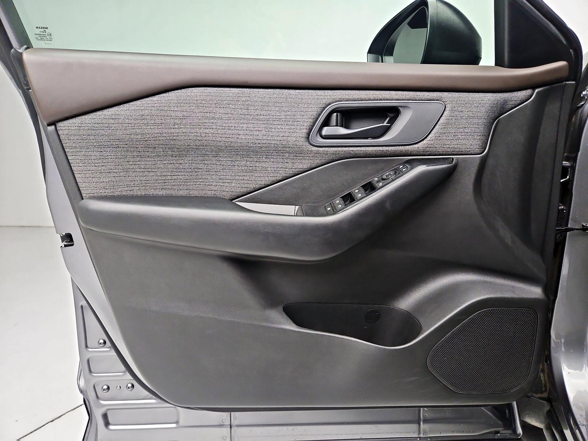 Thumbnail: 2023 Nissan Rogue - 12