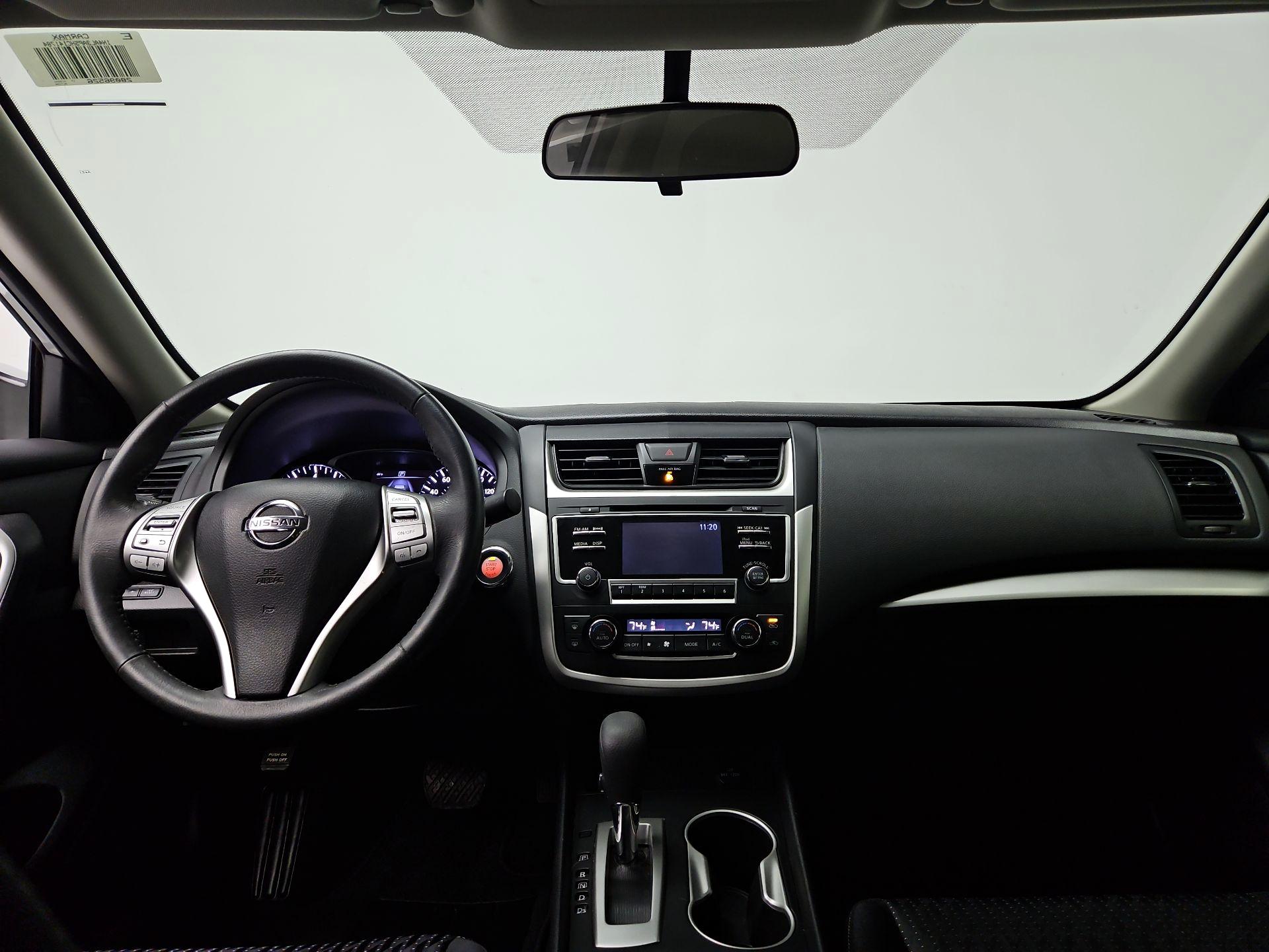 Thumbnail: 2017 Nissan Altima - 9