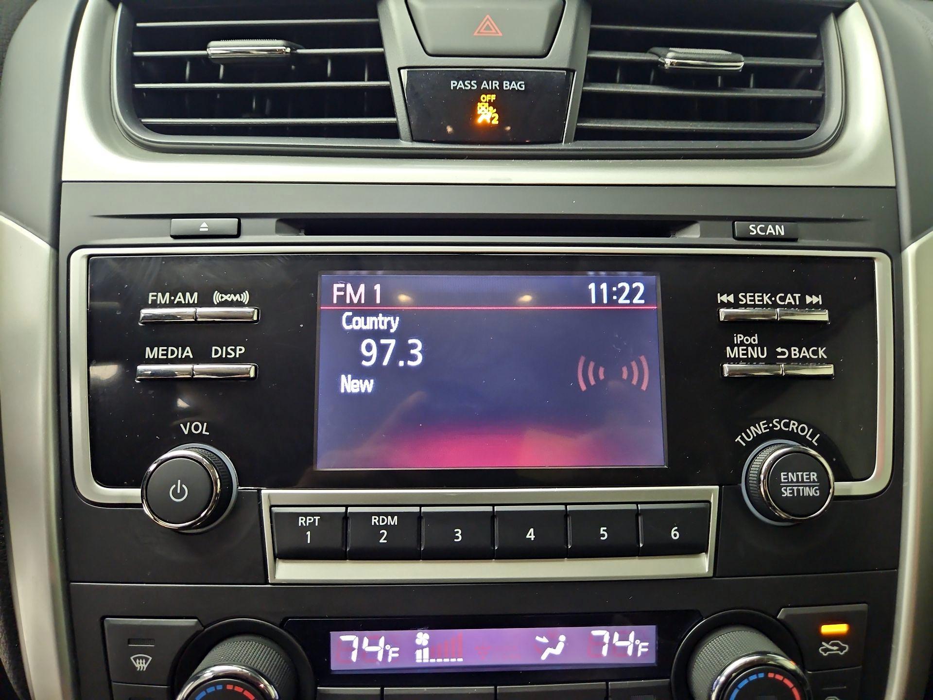 Thumbnail: 2017 Nissan Altima - 15