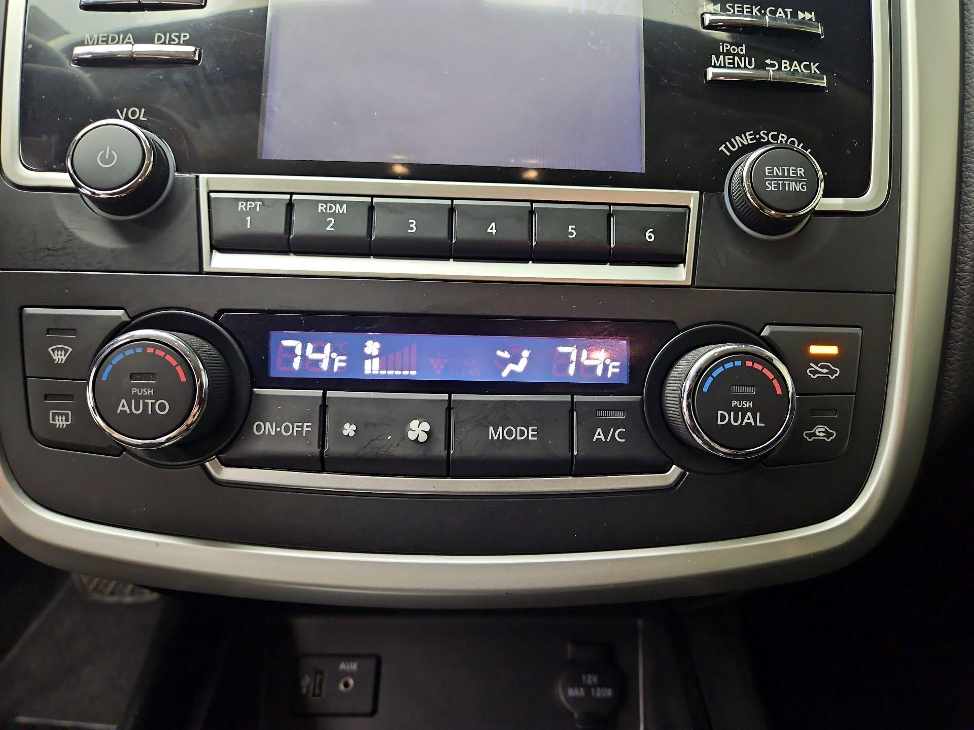 Thumbnail: 2017 Nissan Altima - 16