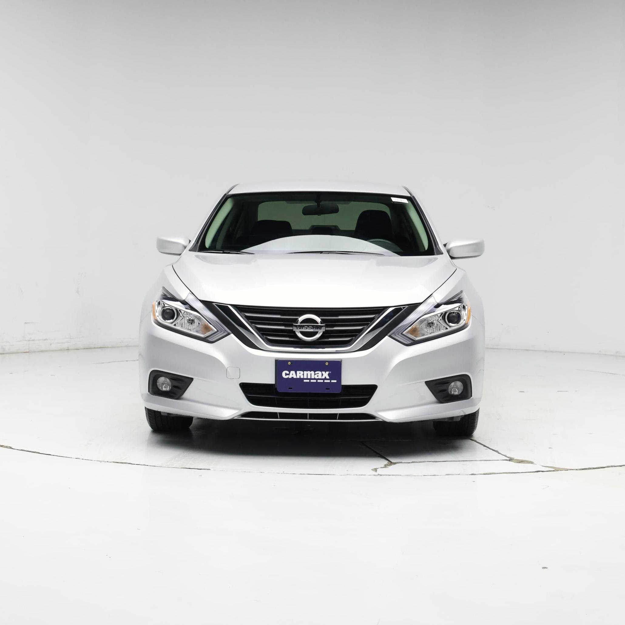 Thumbnail: 2017 Nissan Altima - 5