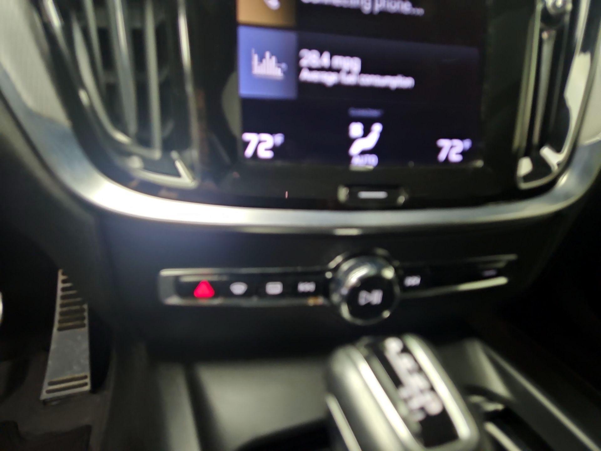 Thumbnail: 2021 Volvo S60 - 16