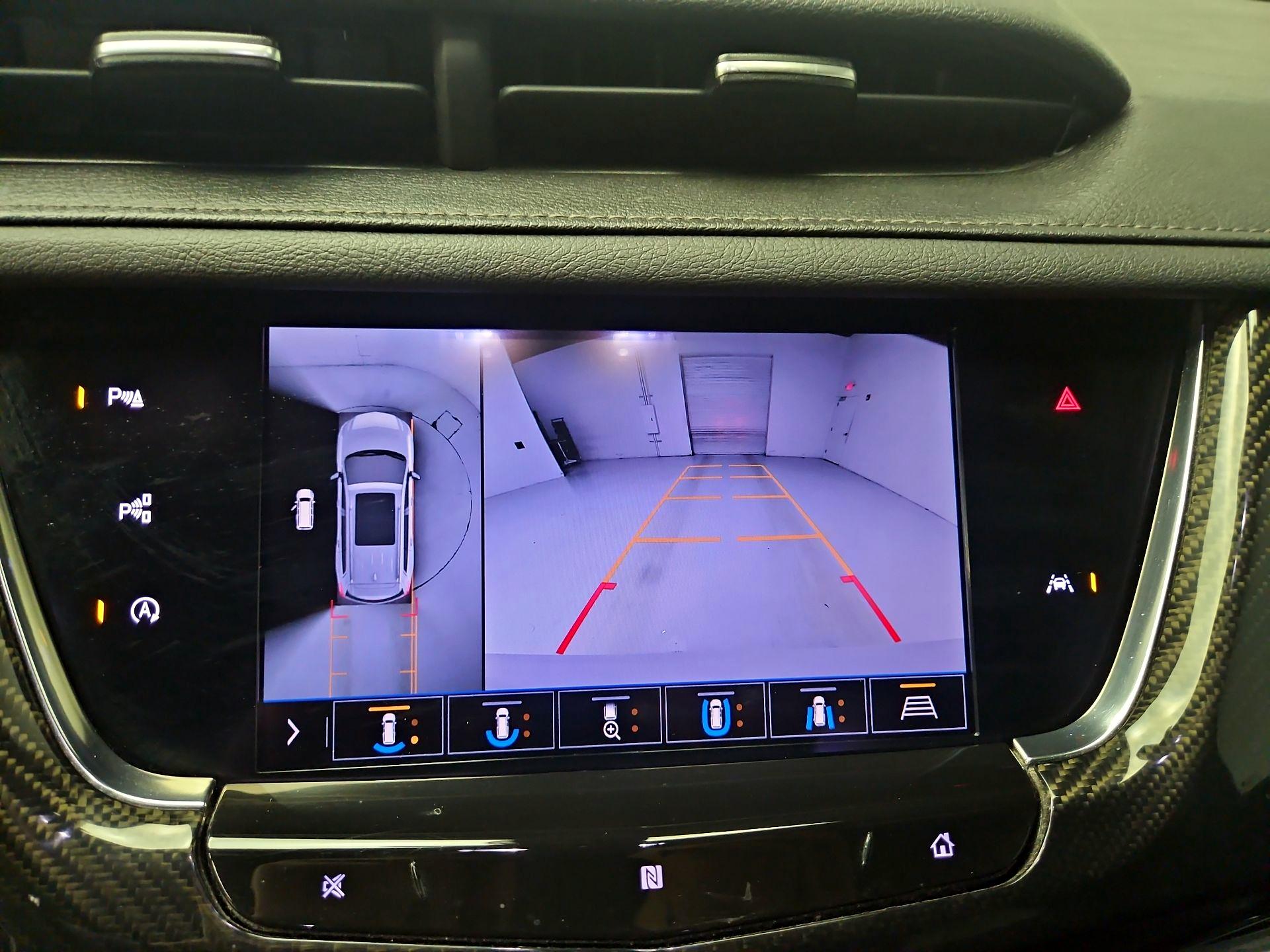 Thumbnail: 2020 Cadillac XT6 - 15