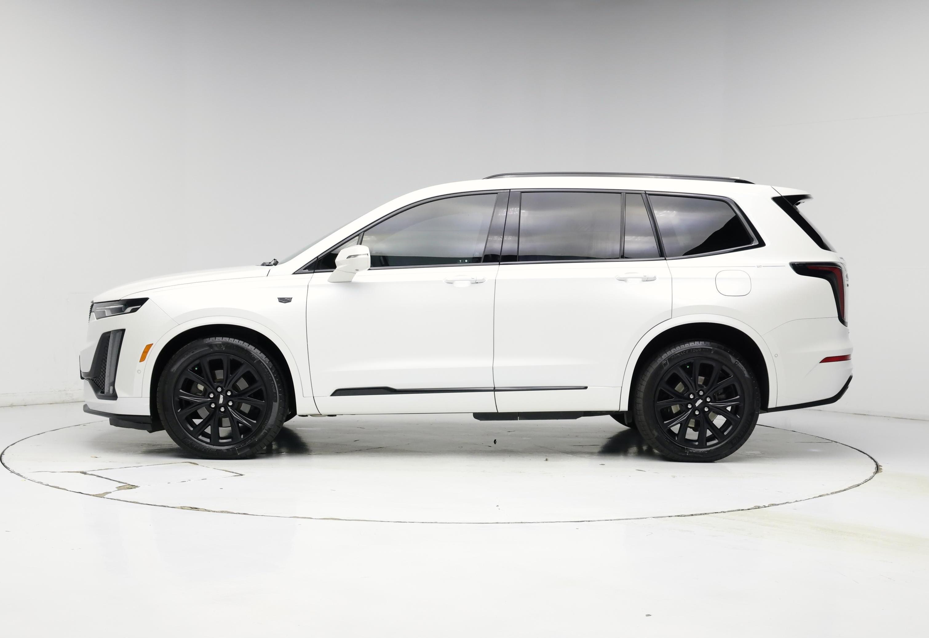 Thumbnail: 2020 Cadillac XT6 - 3