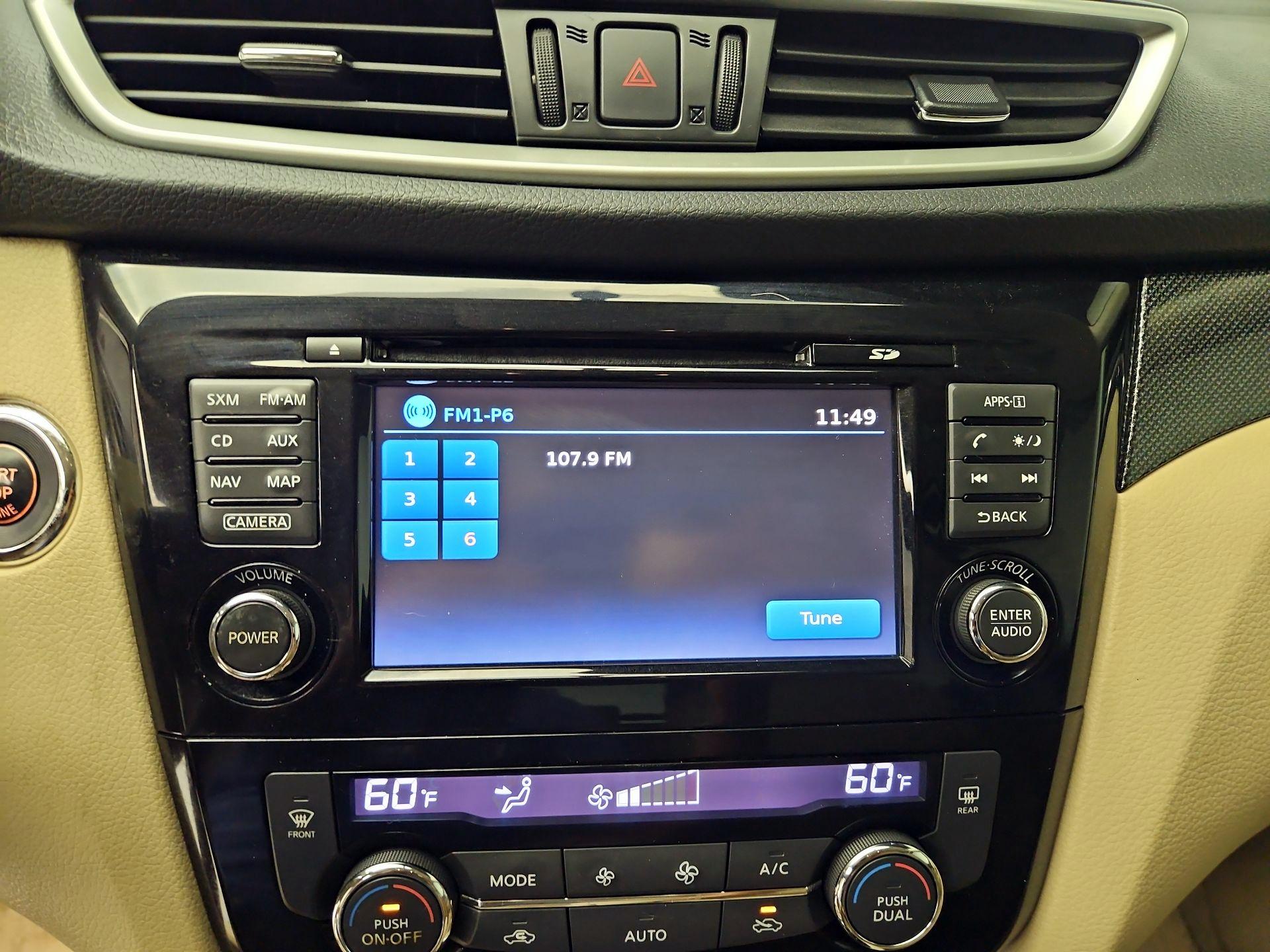 Thumbnail: 2015 Nissan Rogue - 16