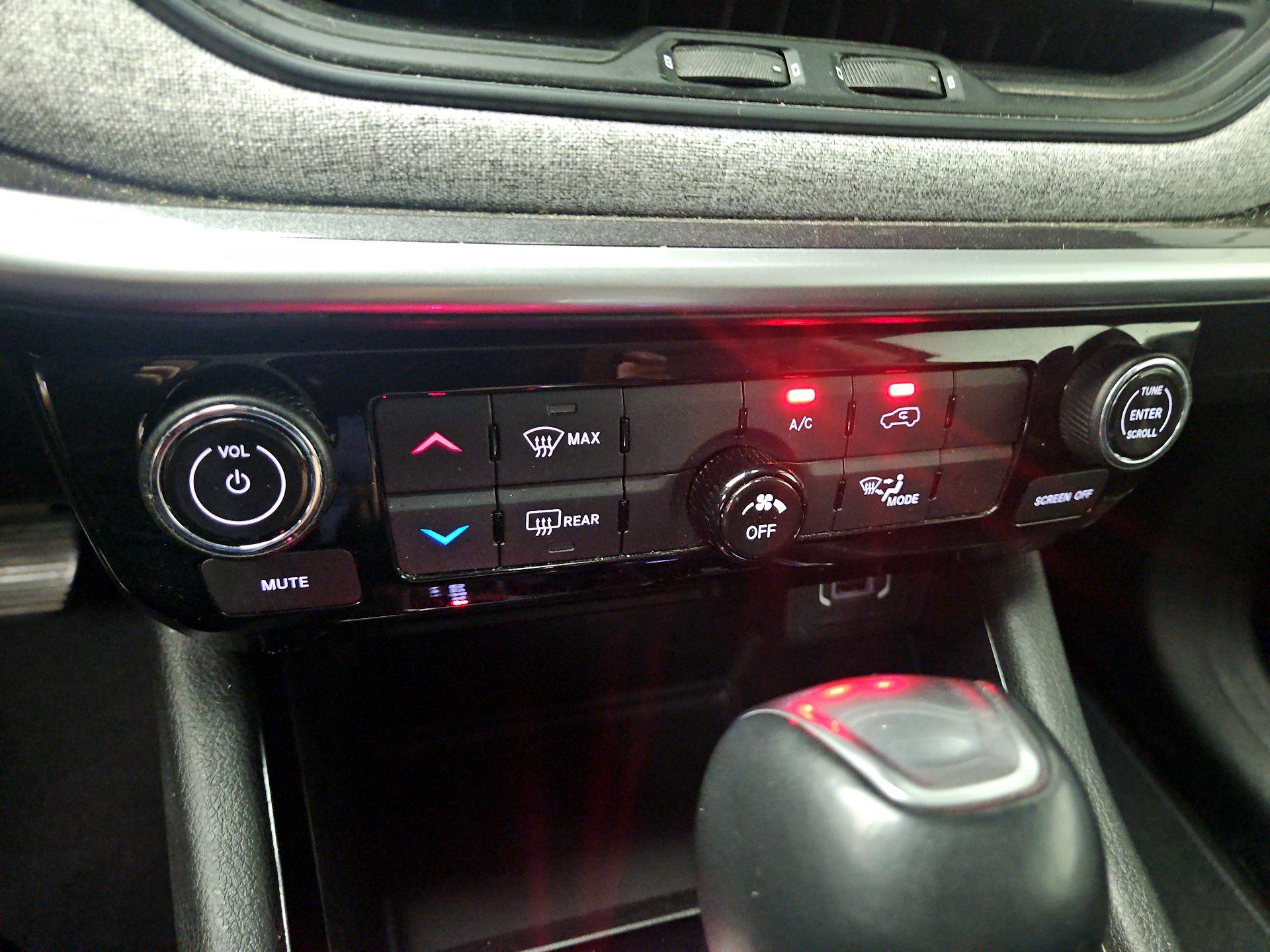 Thumbnail: 2022 Jeep Compass - 16