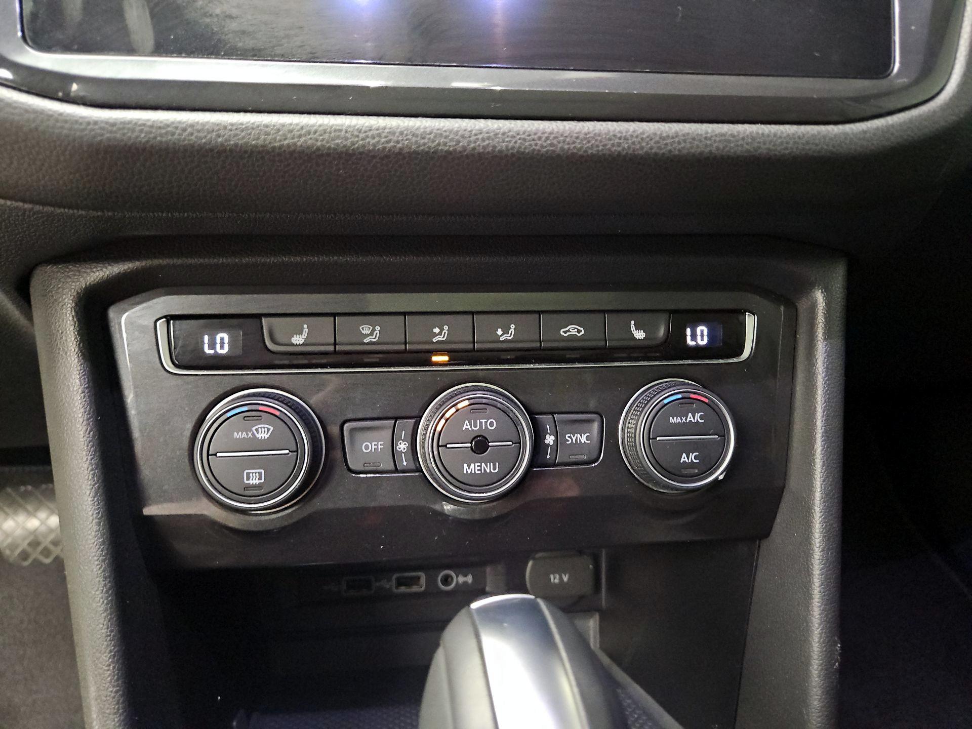 Thumbnail: 2019 Volkswagen Tiguan - 16