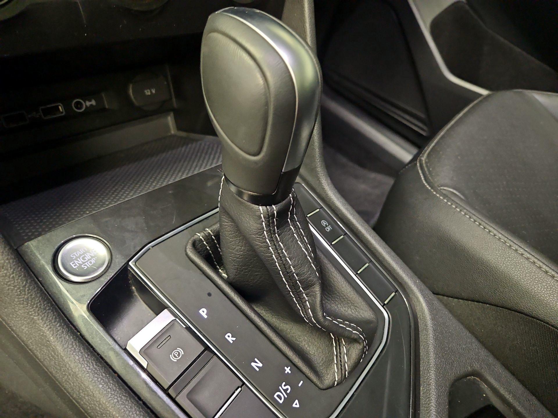 Thumbnail: 2019 Volkswagen Tiguan - 17