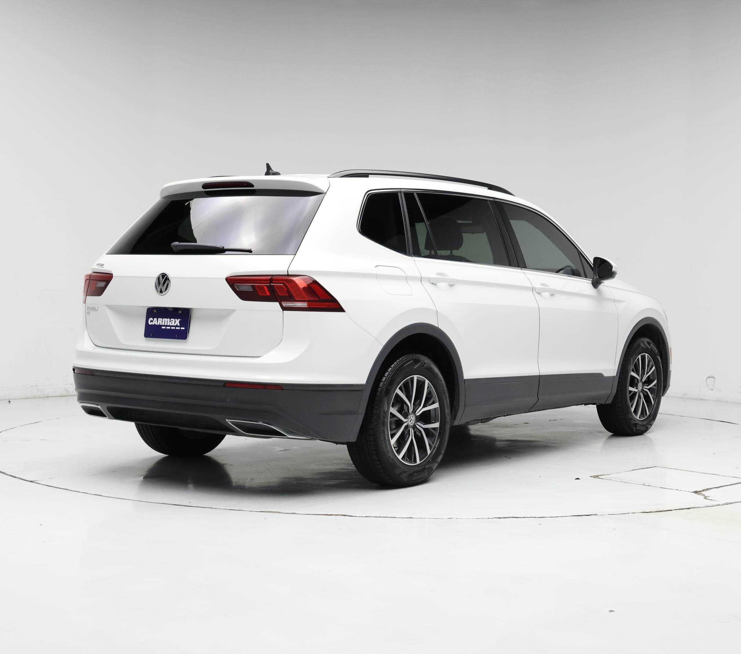 Thumbnail: 2019 Volkswagen Tiguan - 8