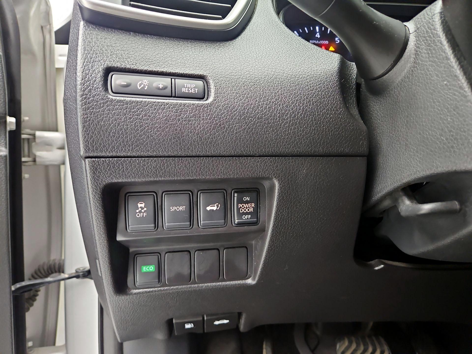 Thumbnail: 2015 Nissan Rogue - 13