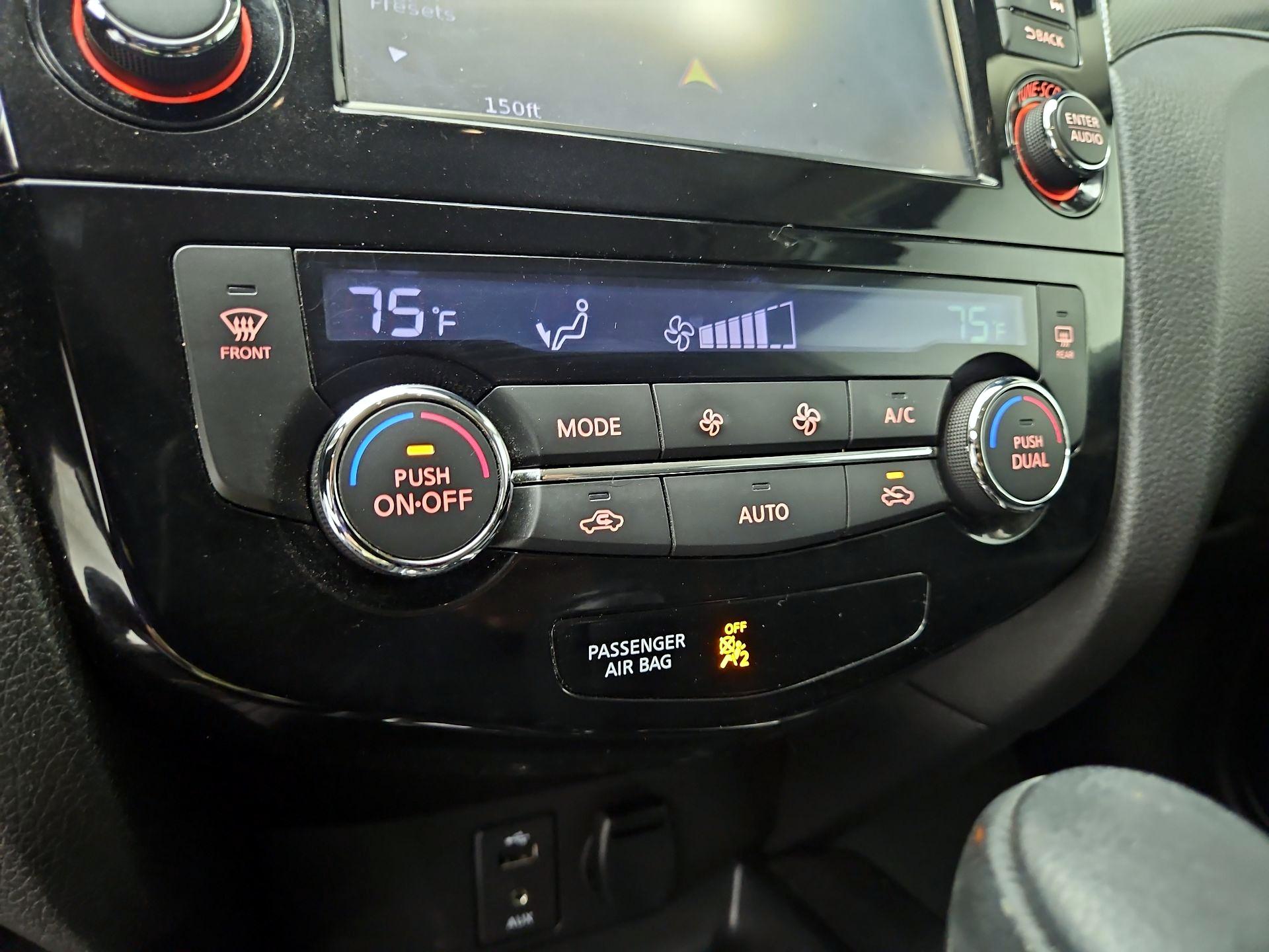 Thumbnail: 2015 Nissan Rogue - 17