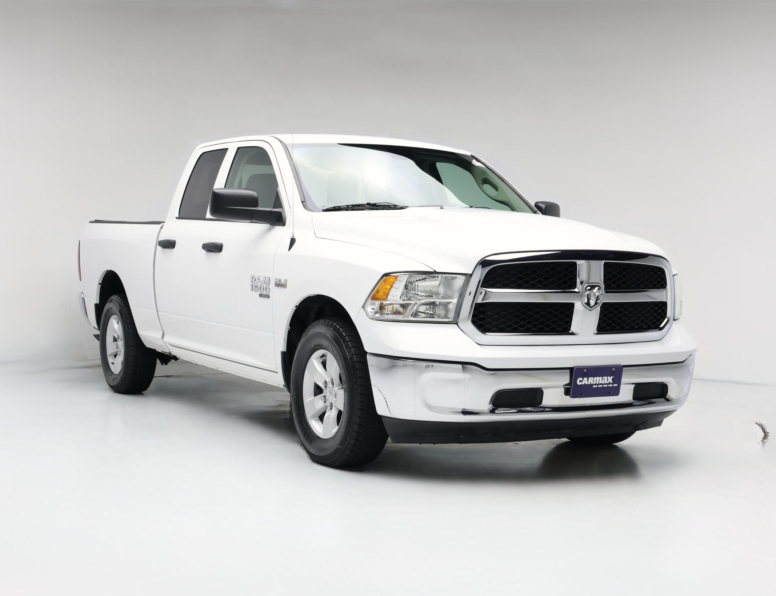Thumbnail: 2020 RAM 1500 Classic - 1