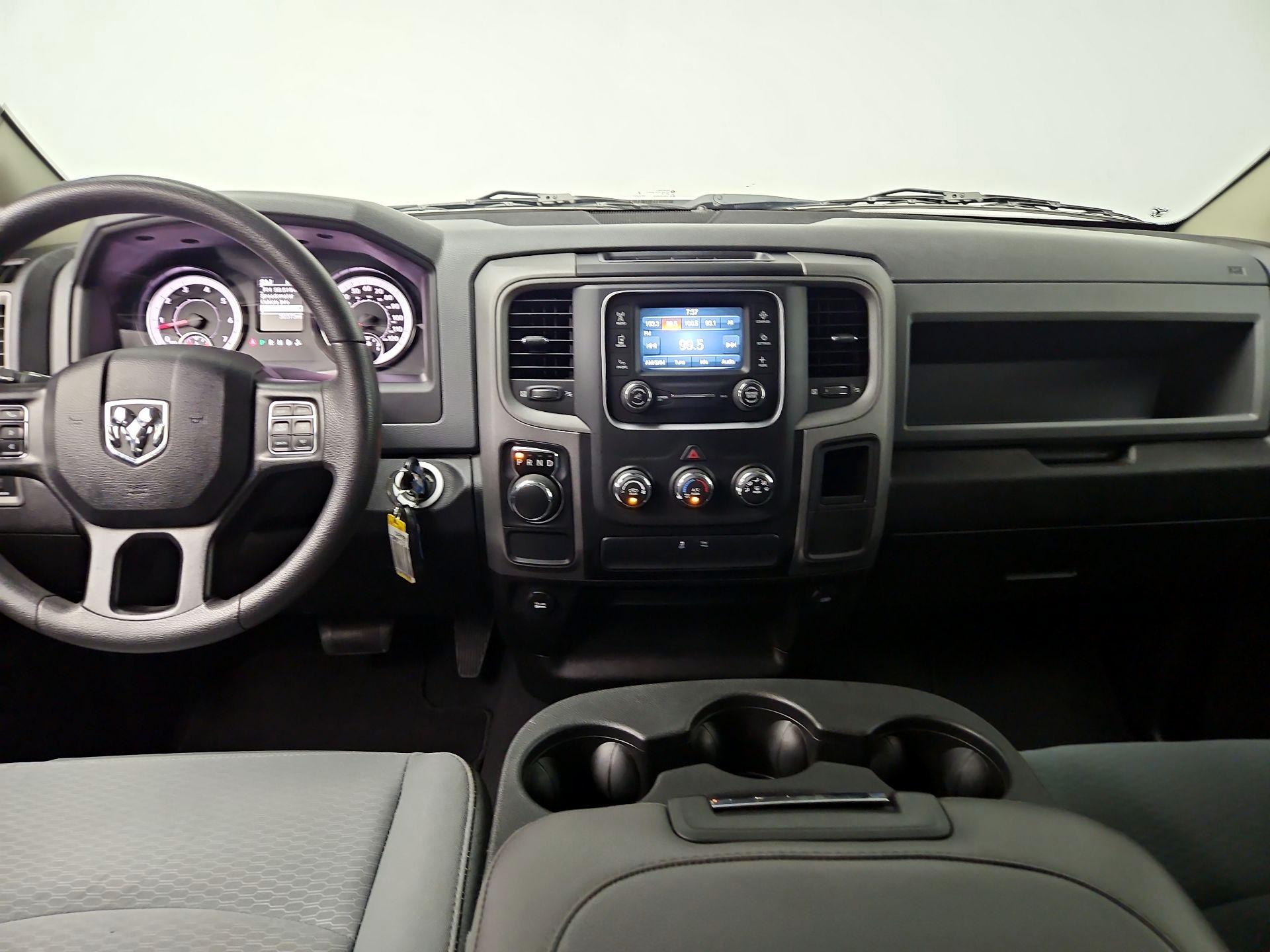 Thumbnail: 2020 RAM 1500 Classic - 9