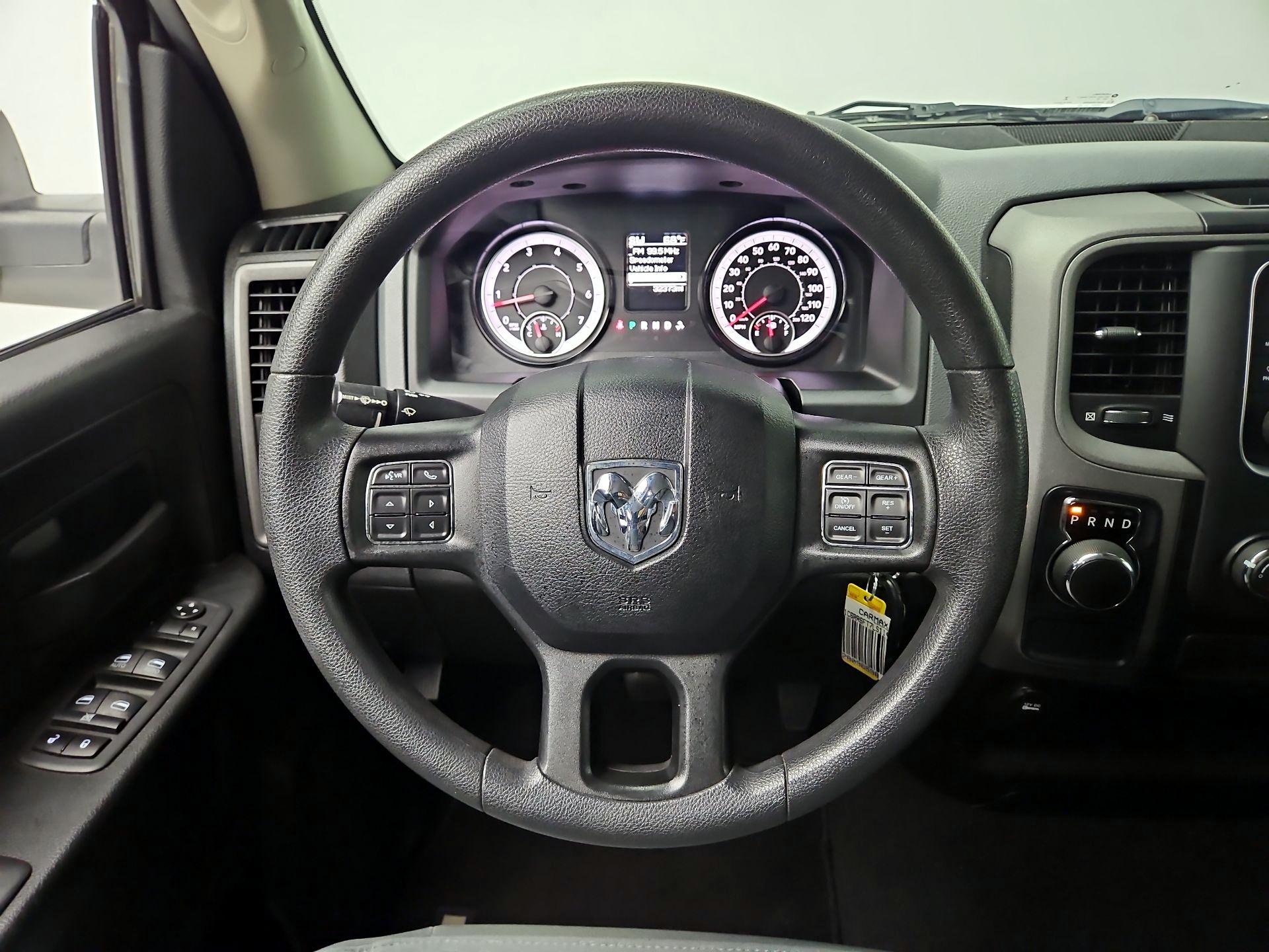 Thumbnail: 2020 RAM 1500 Classic - 10