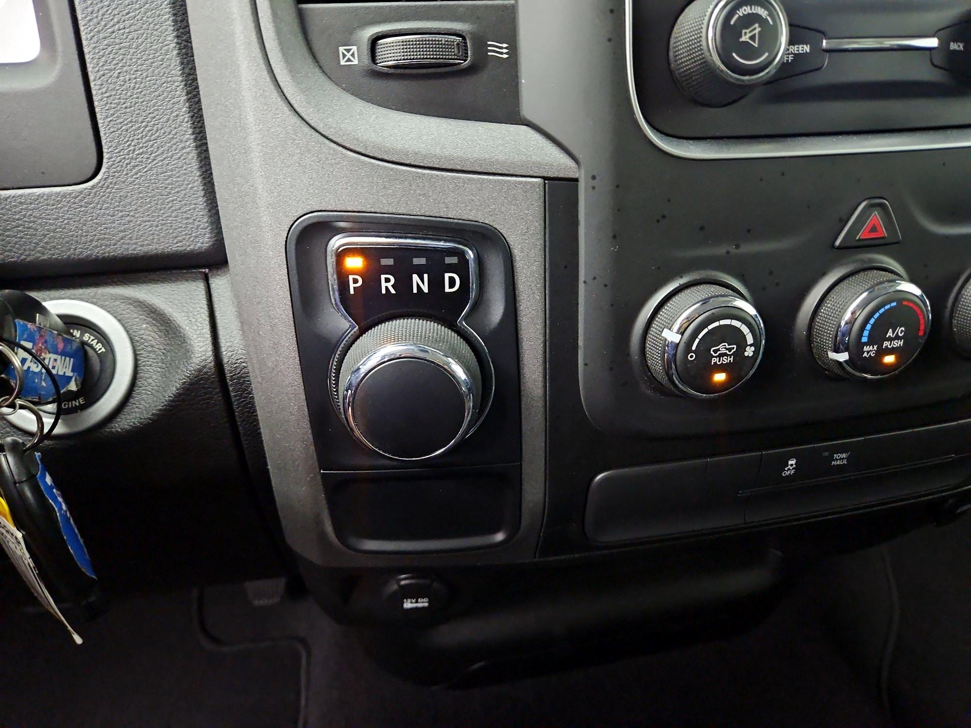 Thumbnail: 2020 RAM 1500 Classic - 17