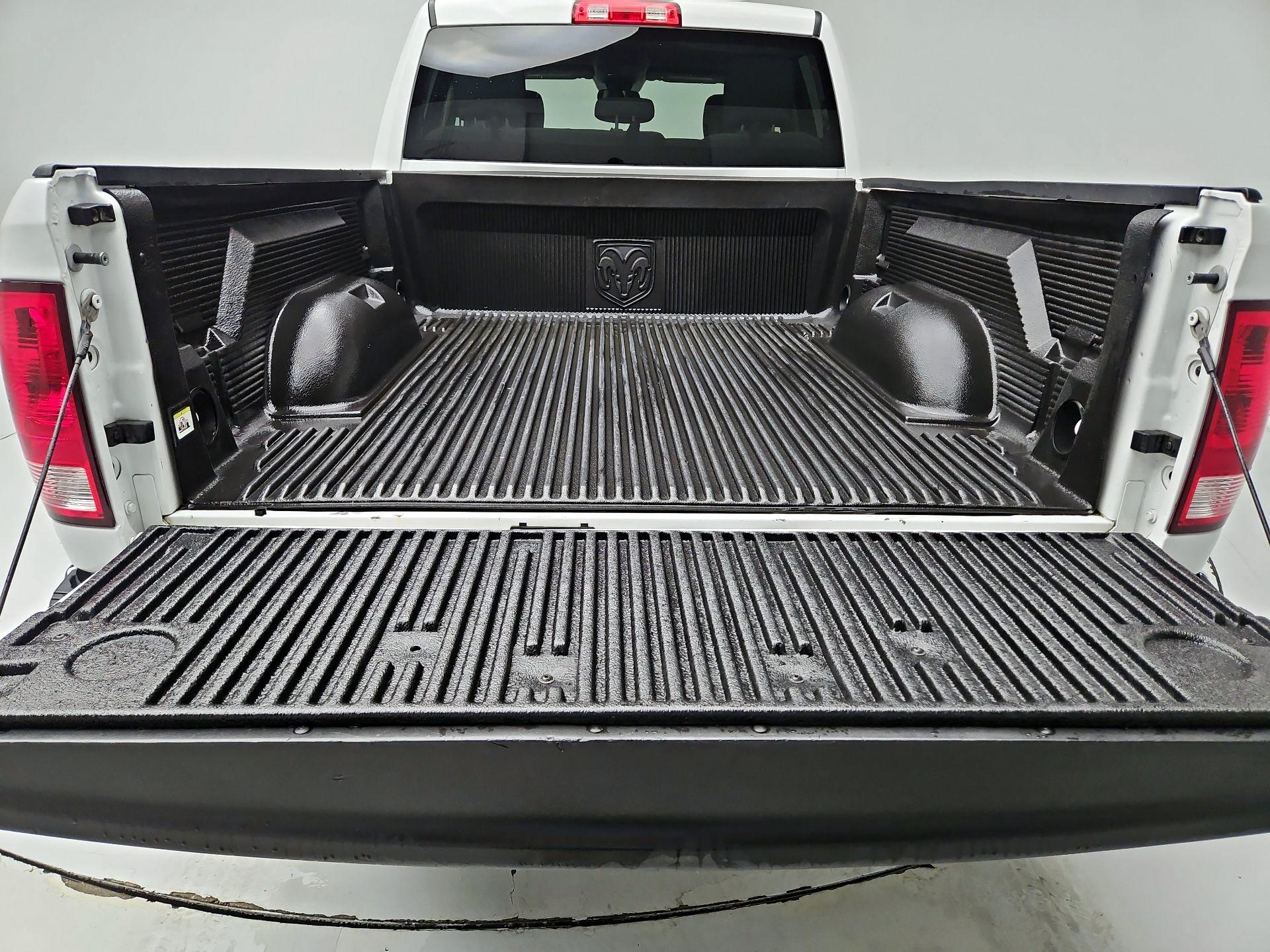 Thumbnail: 2020 RAM 1500 Classic - 20