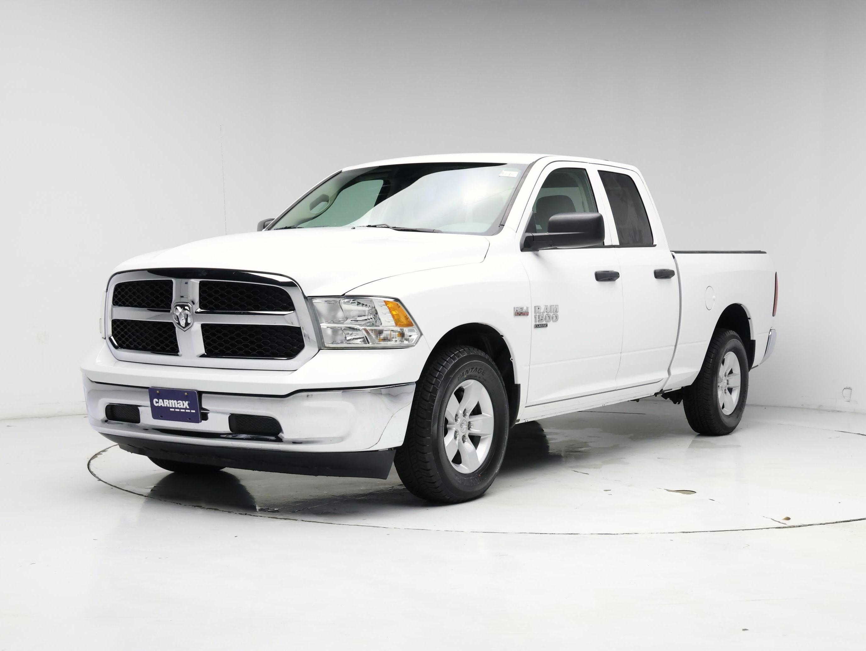 Thumbnail: 2020 RAM 1500 Classic - 4