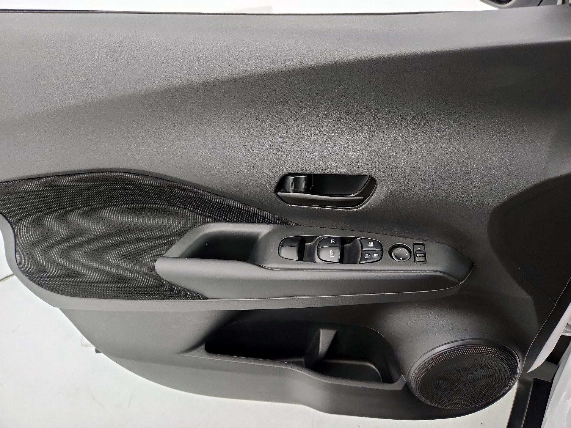 Thumbnail: 2021 Nissan Kicks - 12