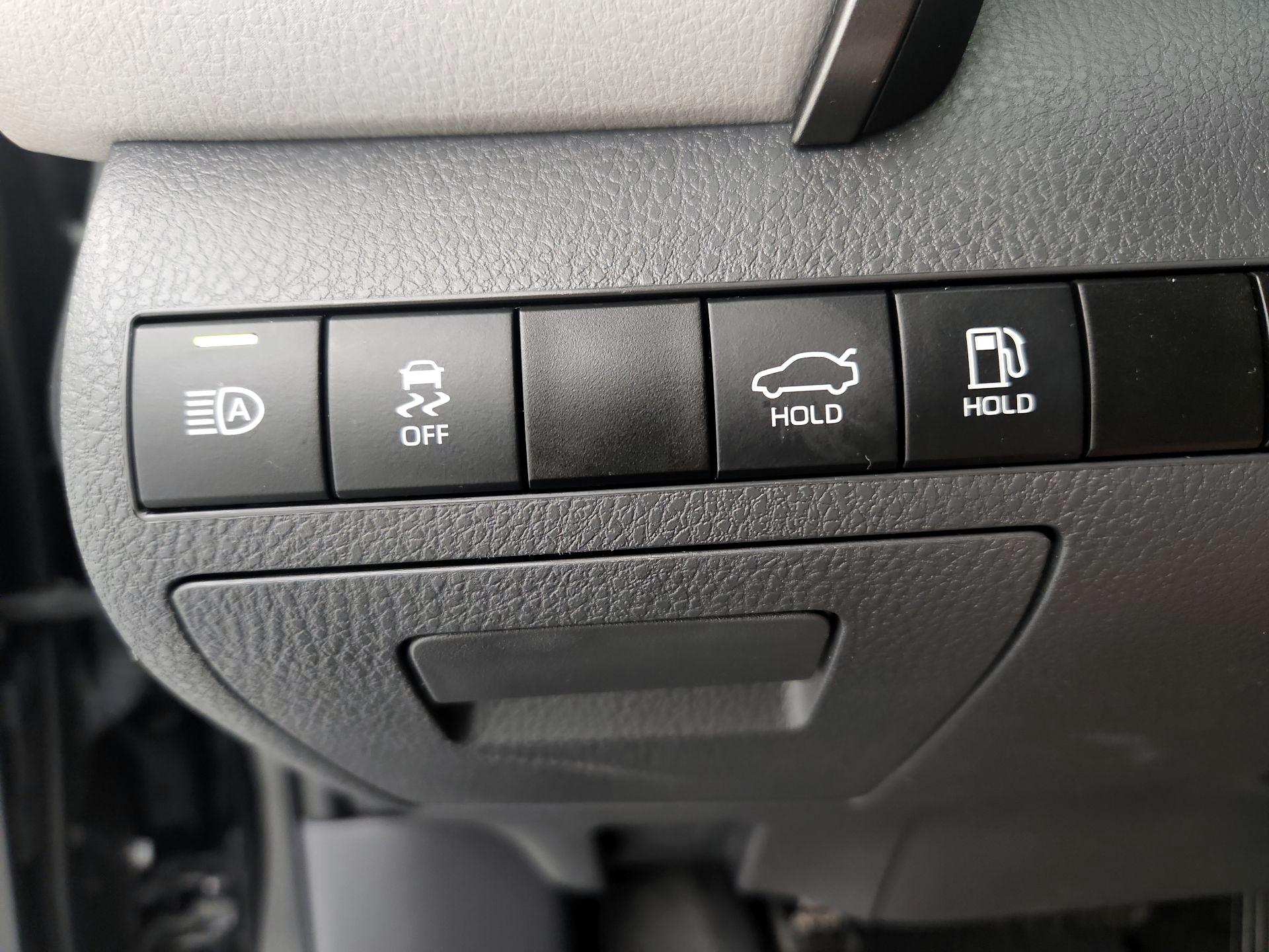 Thumbnail: 2022 Toyota Camry - 13