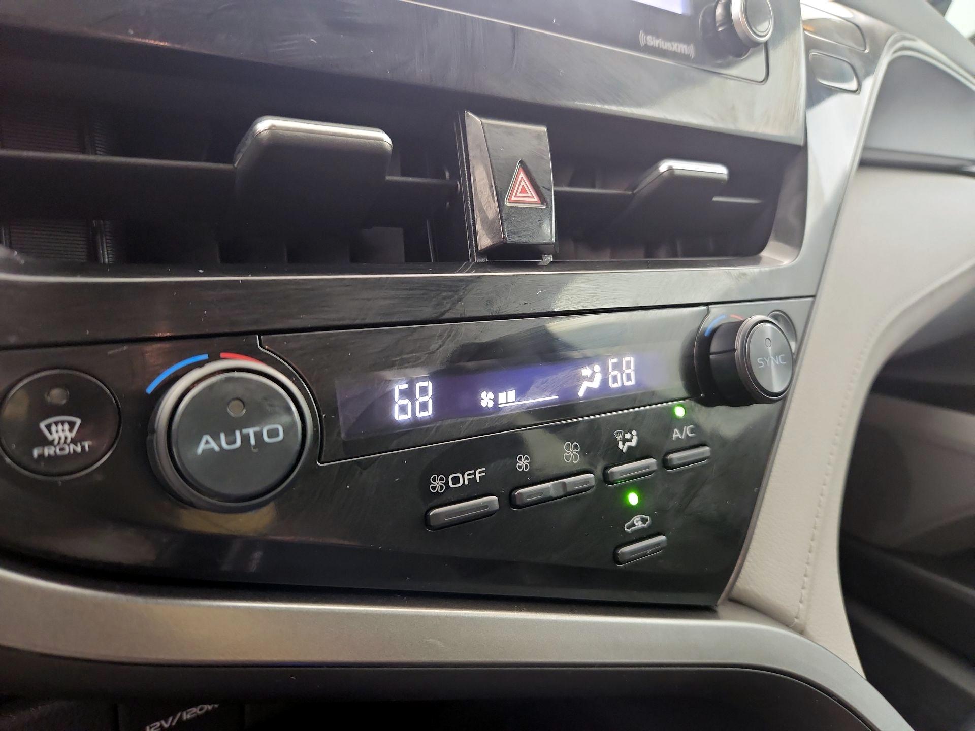 Thumbnail: 2022 Toyota Camry - 16