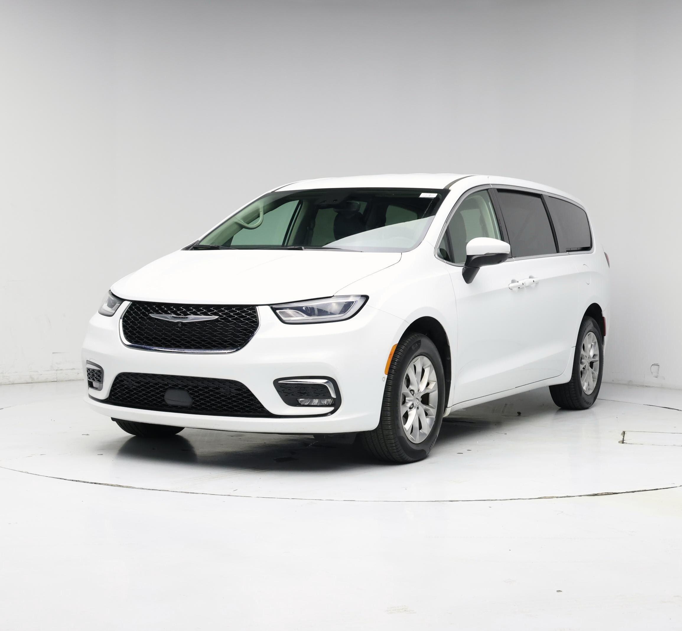 Thumbnail: 2023 Chrysler Pacifica - 4