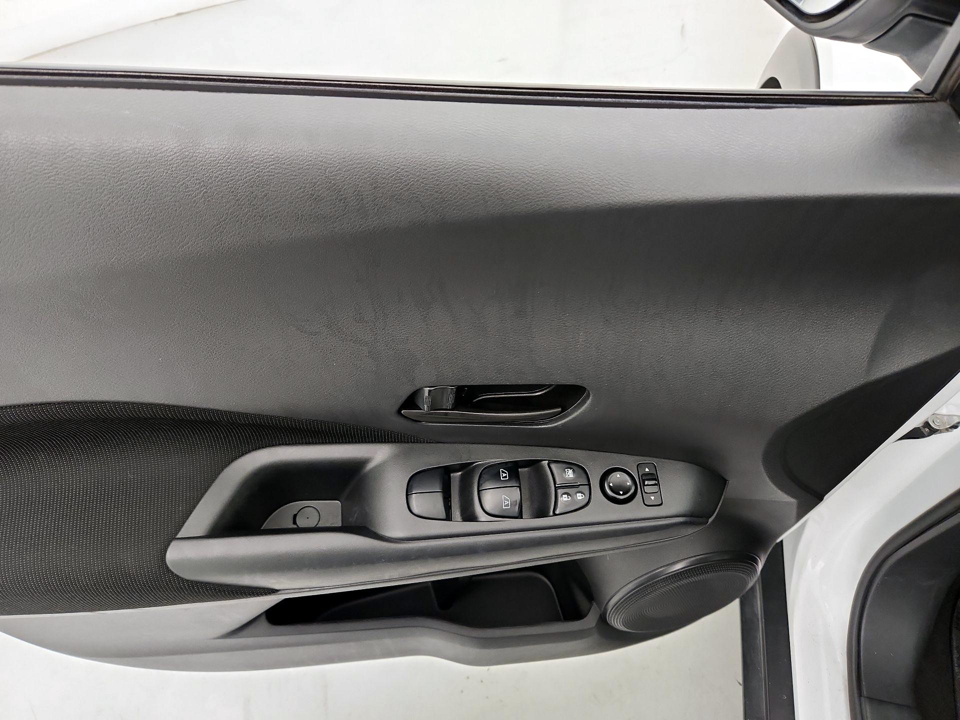 Thumbnail: 2022 Nissan Kicks - 12