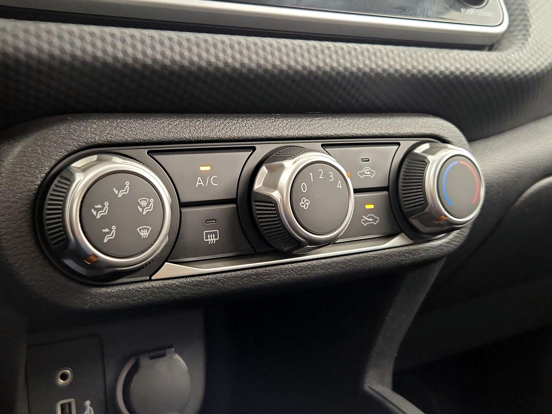 Thumbnail: 2022 Nissan Kicks - 16