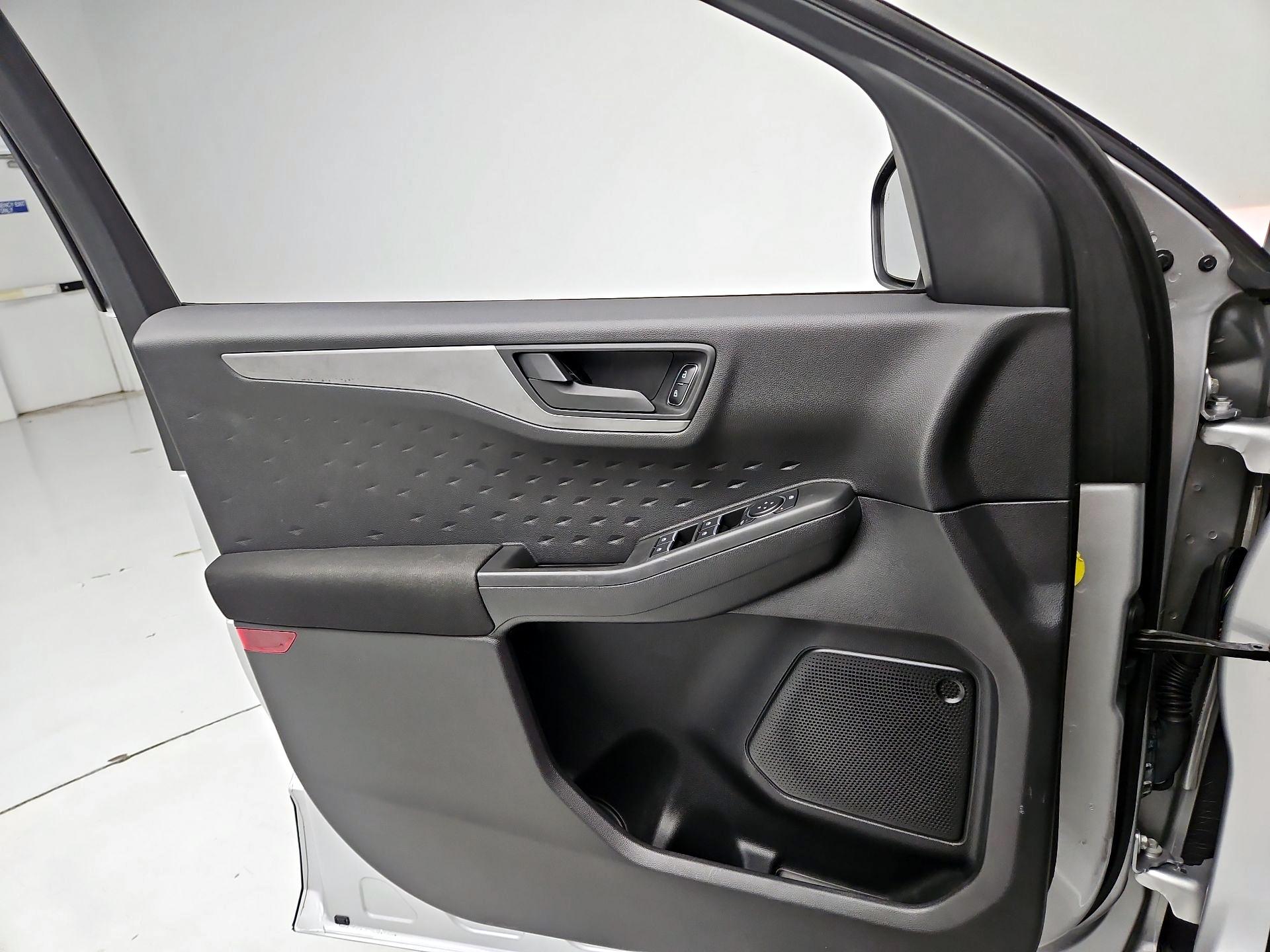 Thumbnail: 2020 Ford Escape - 12