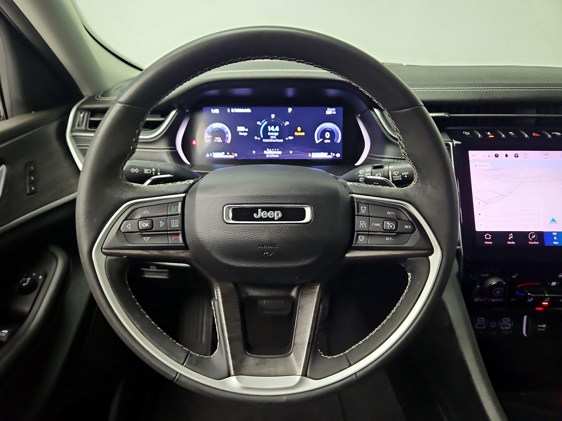 Thumbnail: 2023 Jeep Grand Cherokee - 10