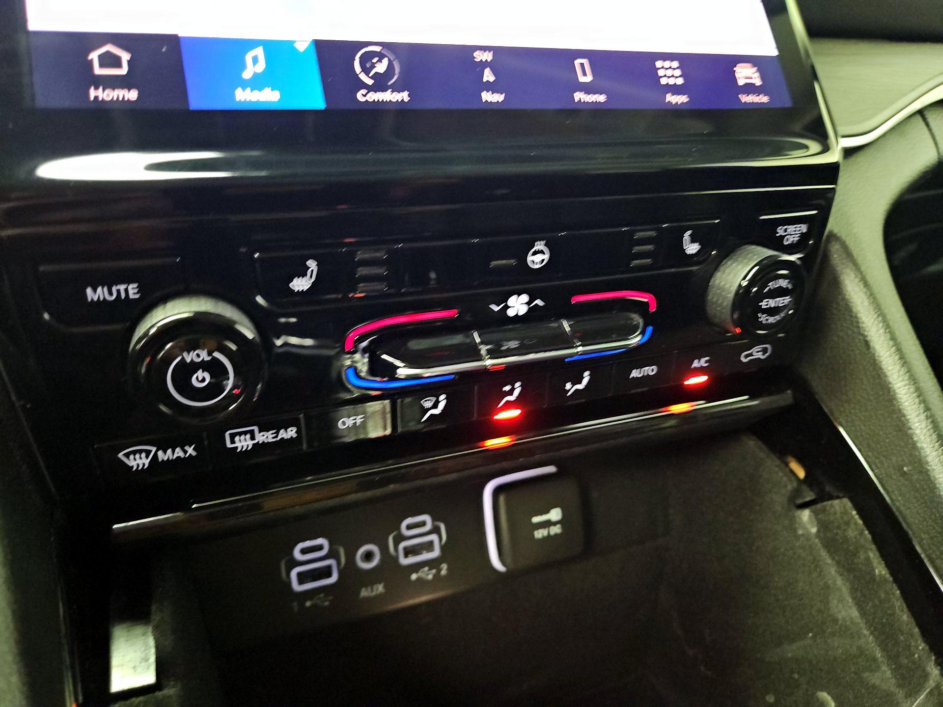 Thumbnail: 2023 Jeep Grand Cherokee - 17