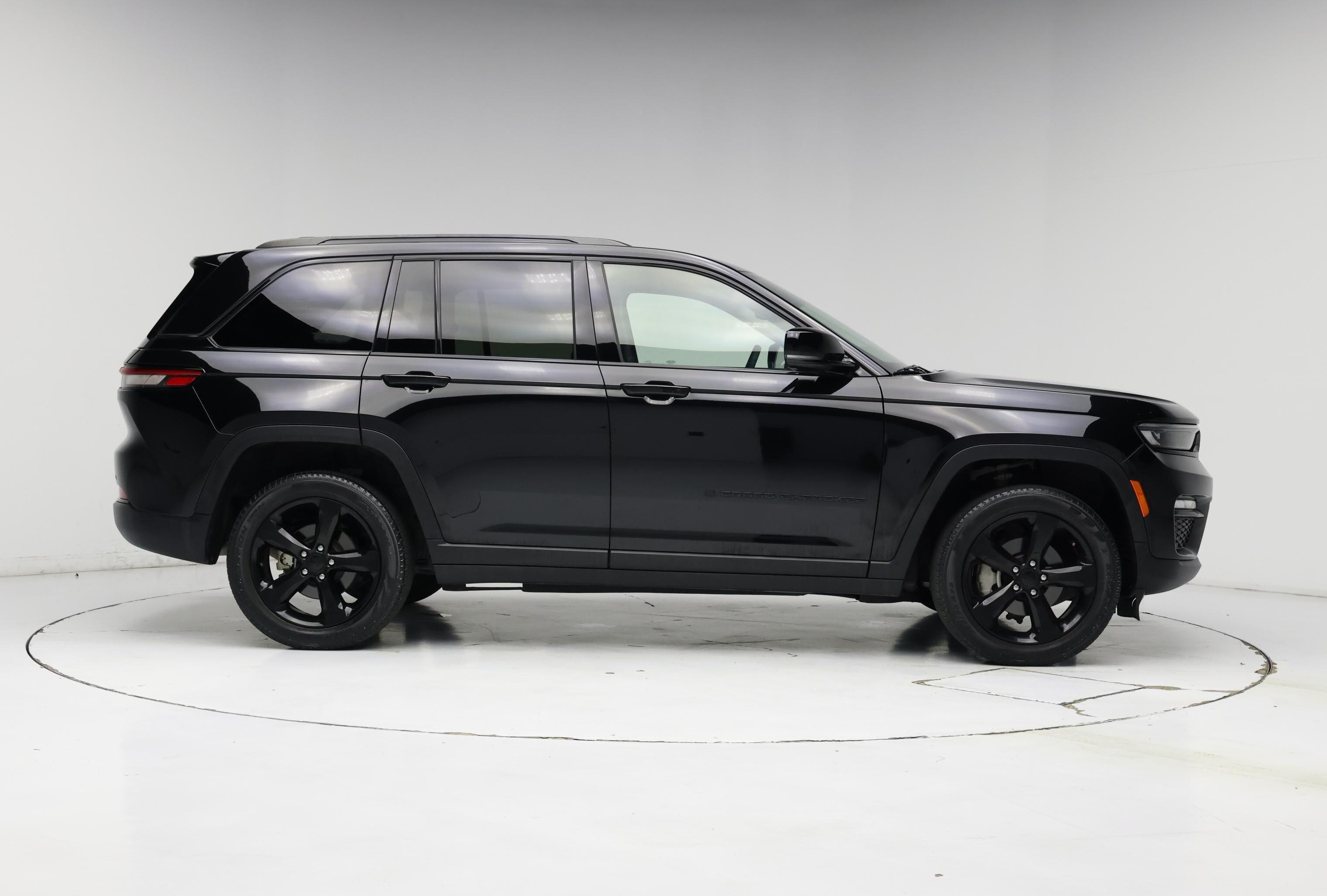 Thumbnail: 2023 Jeep Grand Cherokee - 7