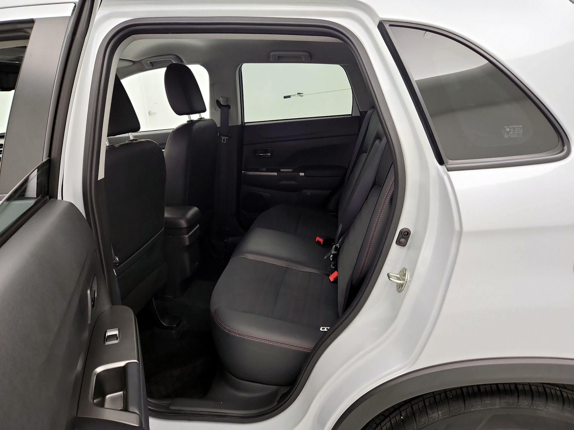 Thumbnail: 2023 Mitsubishi Outlander Sport - 19