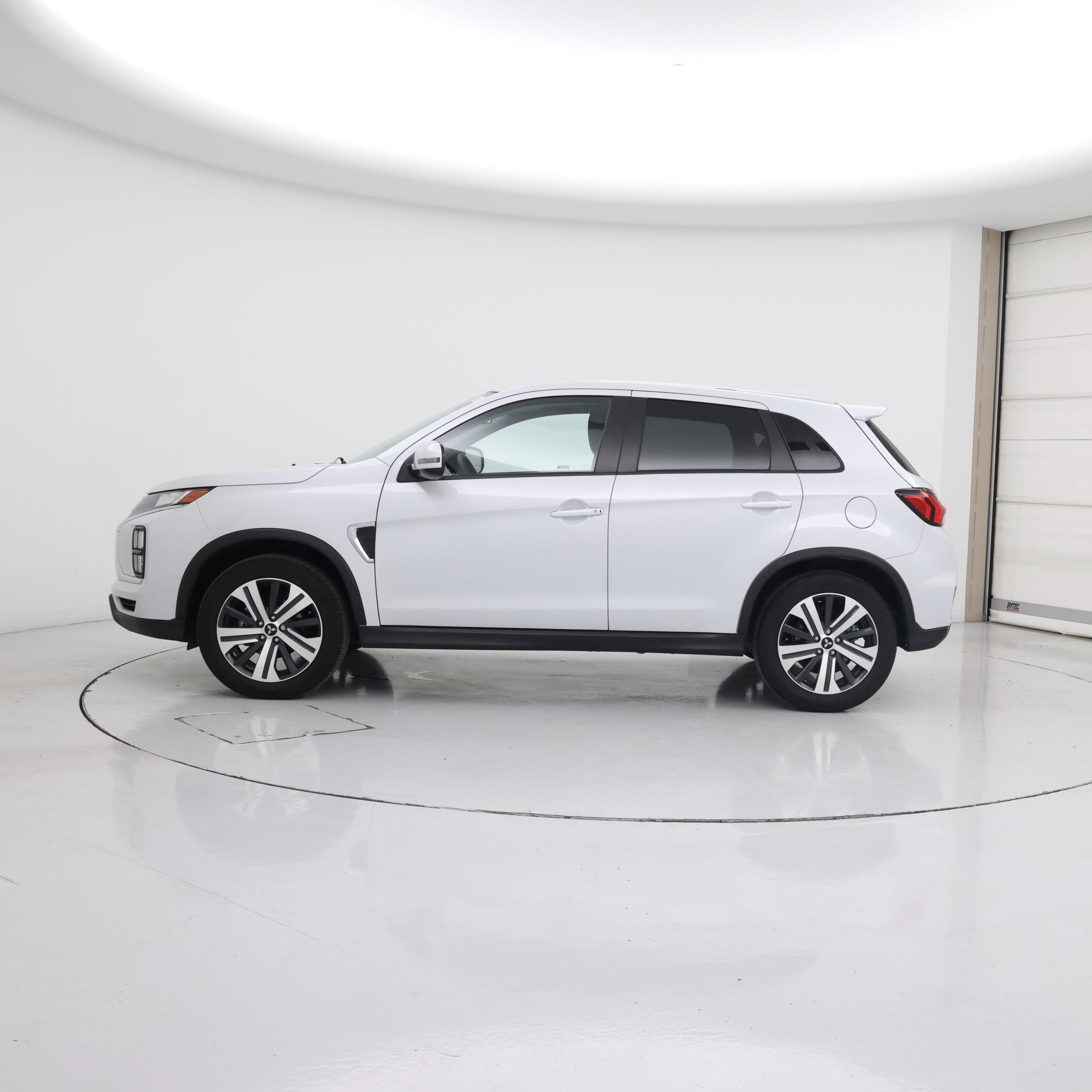 Thumbnail: 2023 Mitsubishi Outlander Sport - 3