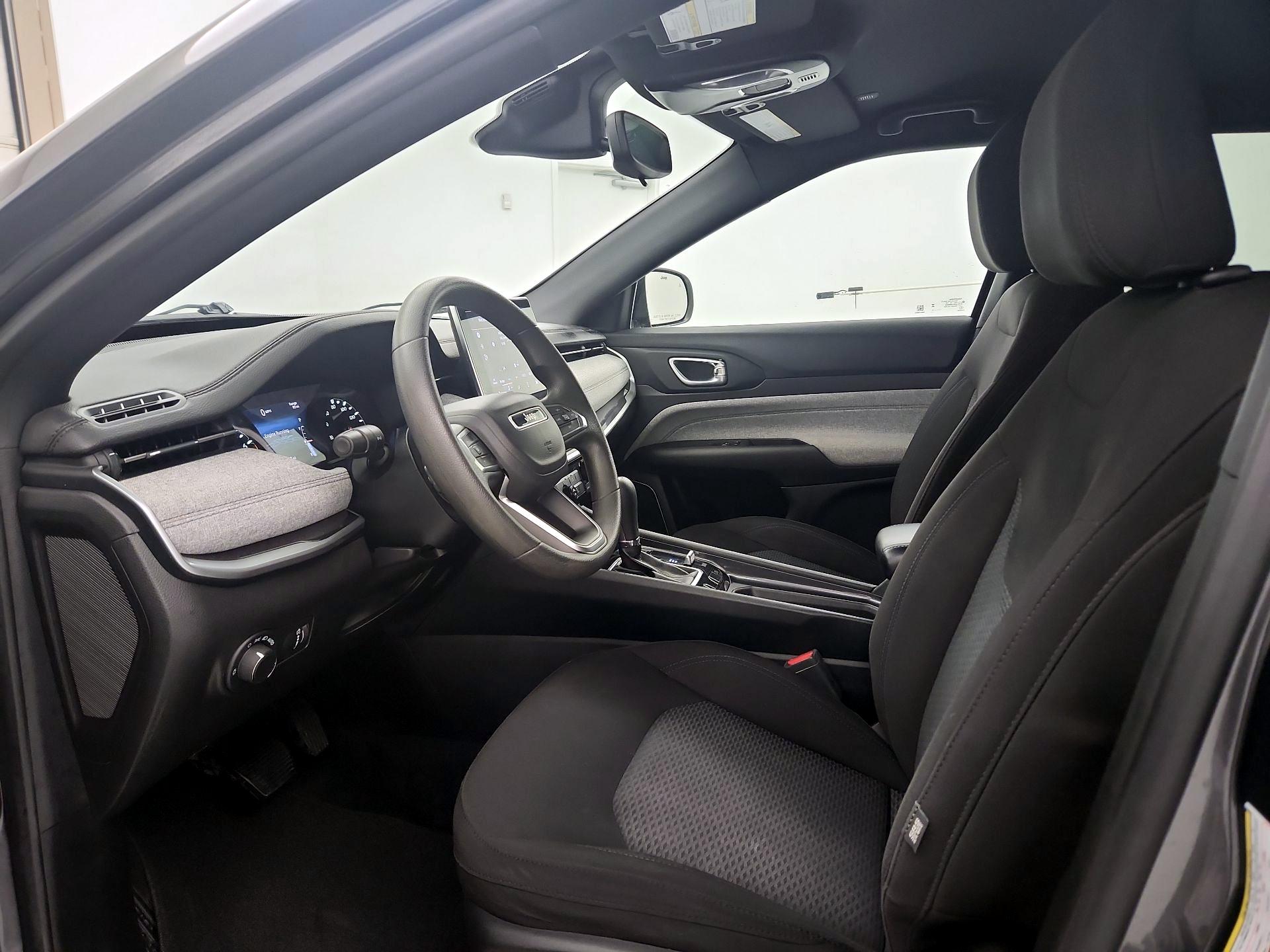 Thumbnail: 2023 Jeep Compass - 11