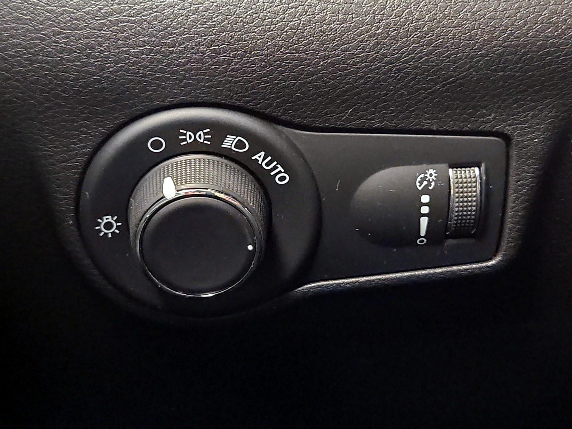 Thumbnail: 2023 Jeep Compass - 13