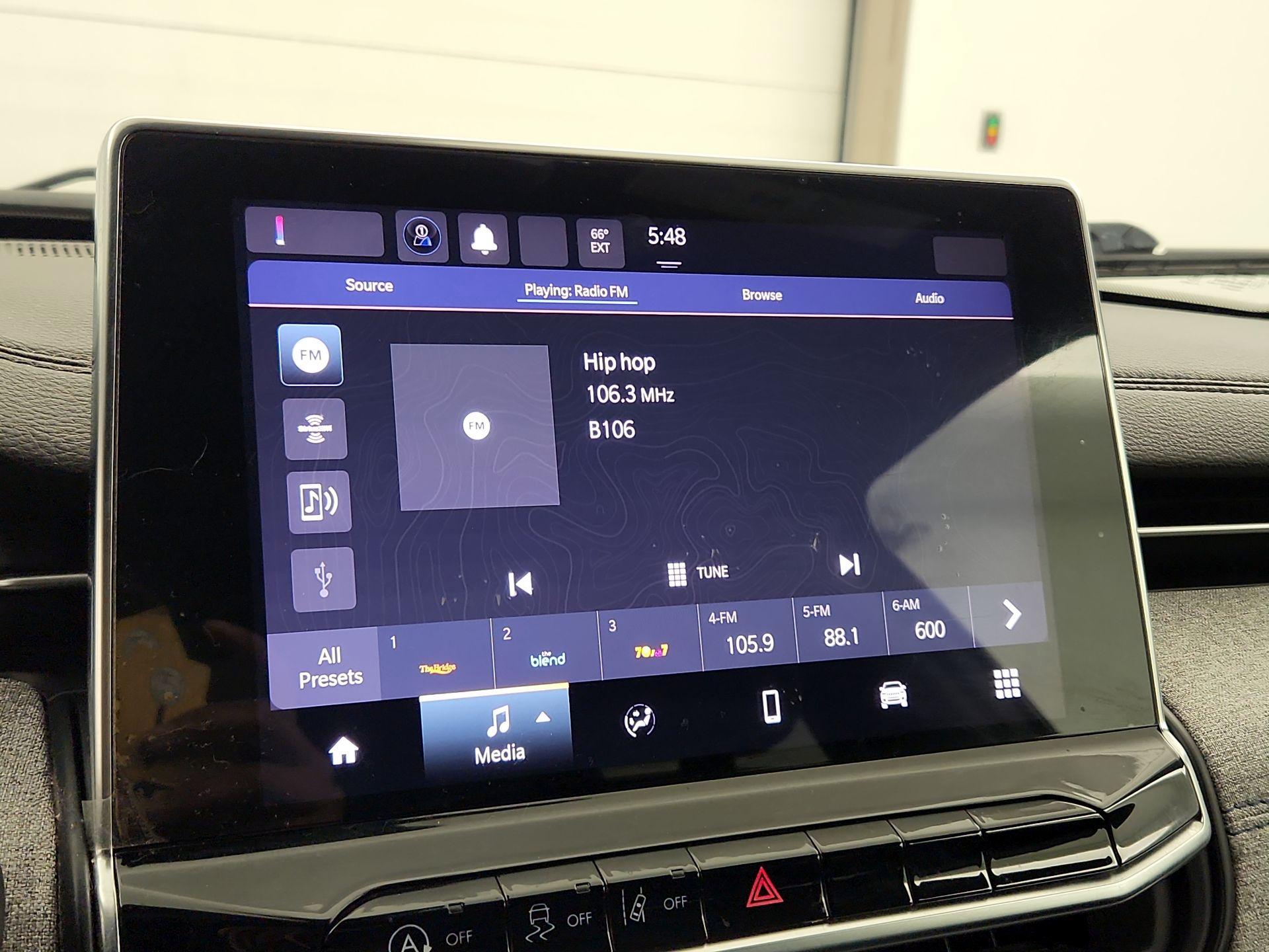 Thumbnail: 2023 Jeep Compass - 15