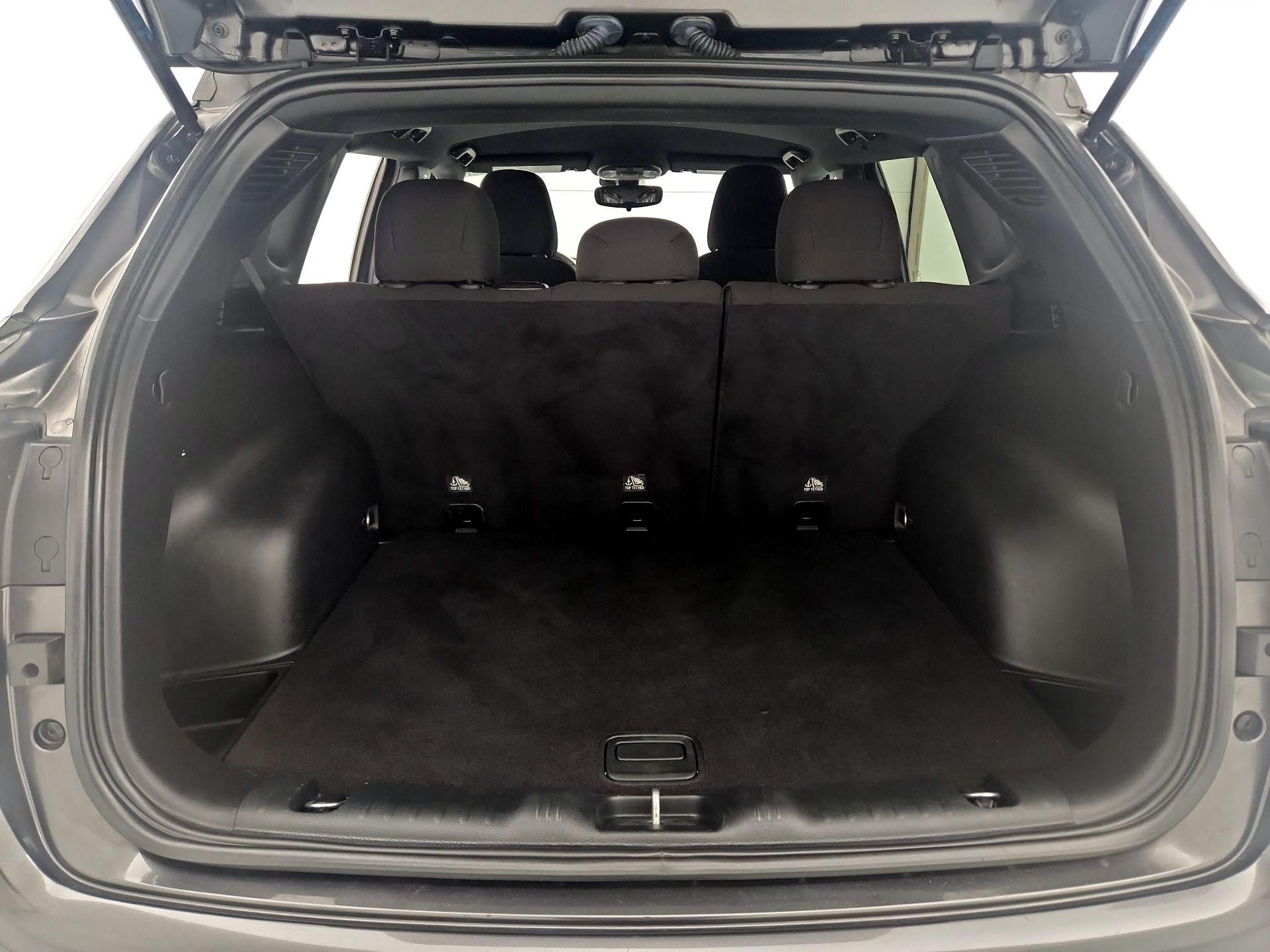 Thumbnail: 2023 Jeep Compass - 20