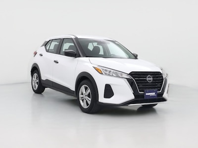 White 2023 Nissan Kicks S