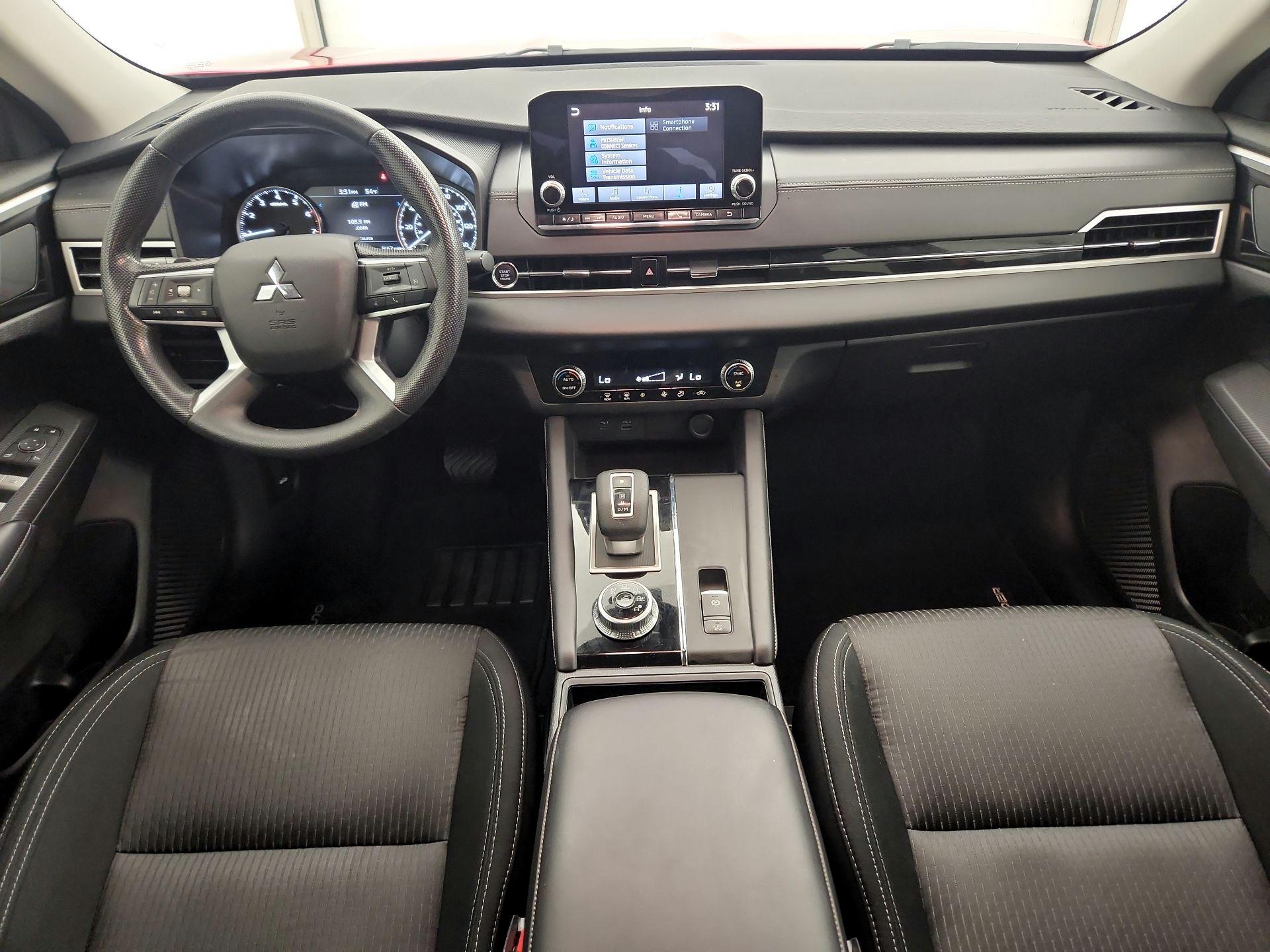 Thumbnail: 2024 Mitsubishi Outlander - 9