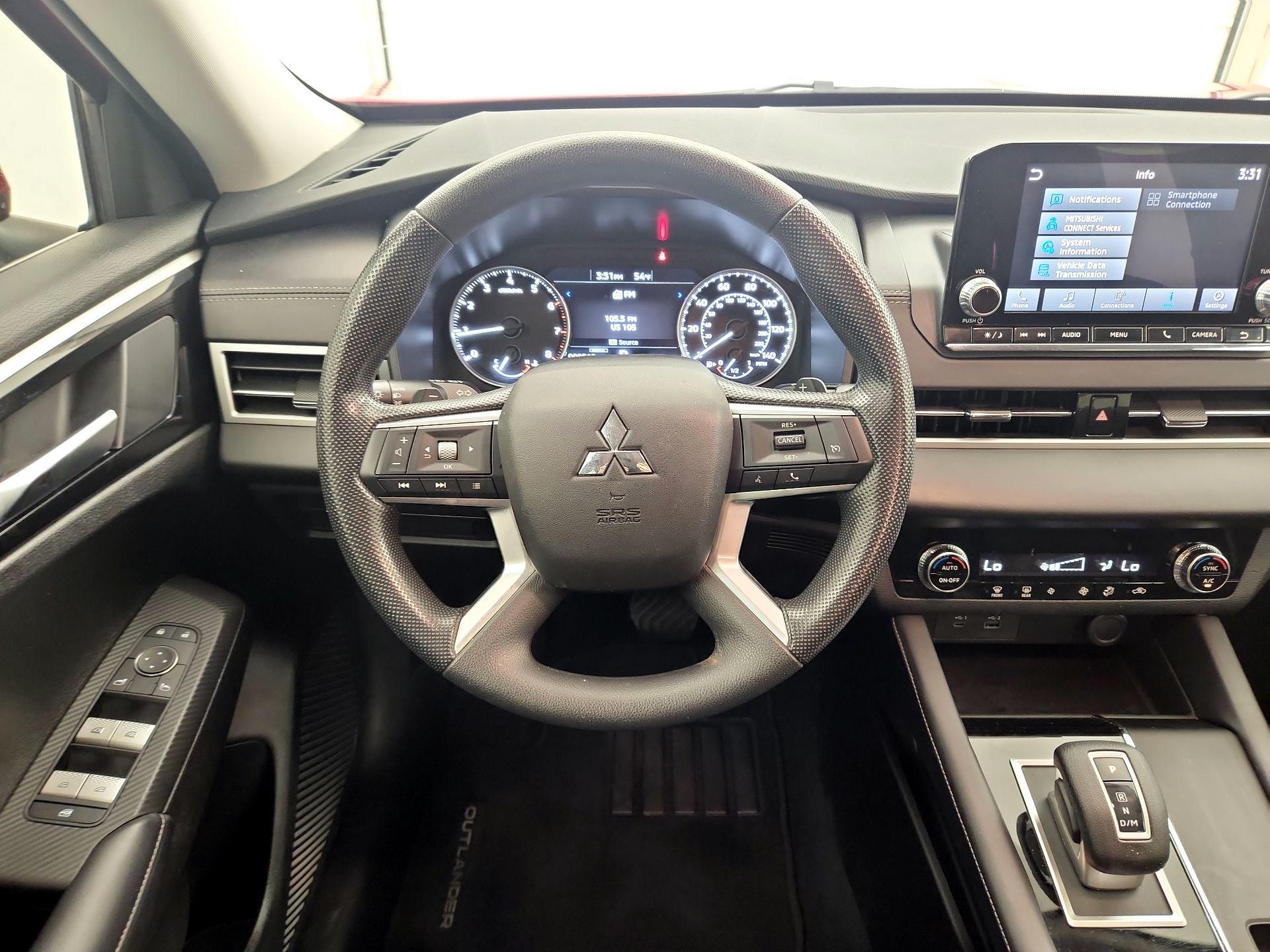 Thumbnail: 2024 Mitsubishi Outlander - 10