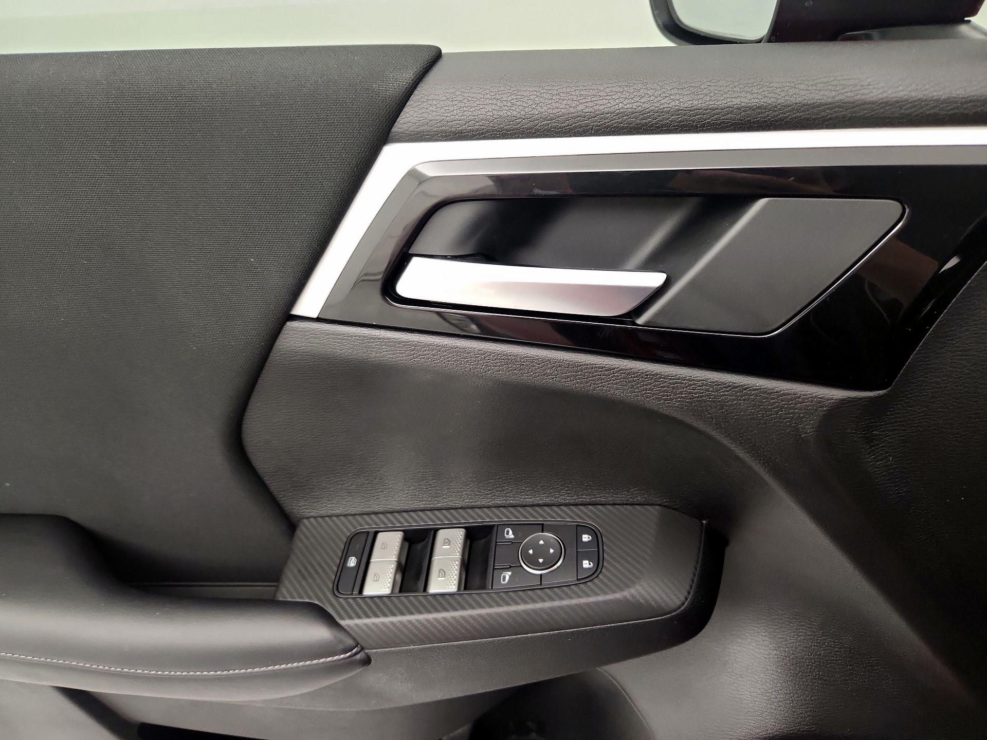 Thumbnail: 2024 Mitsubishi Outlander - 12